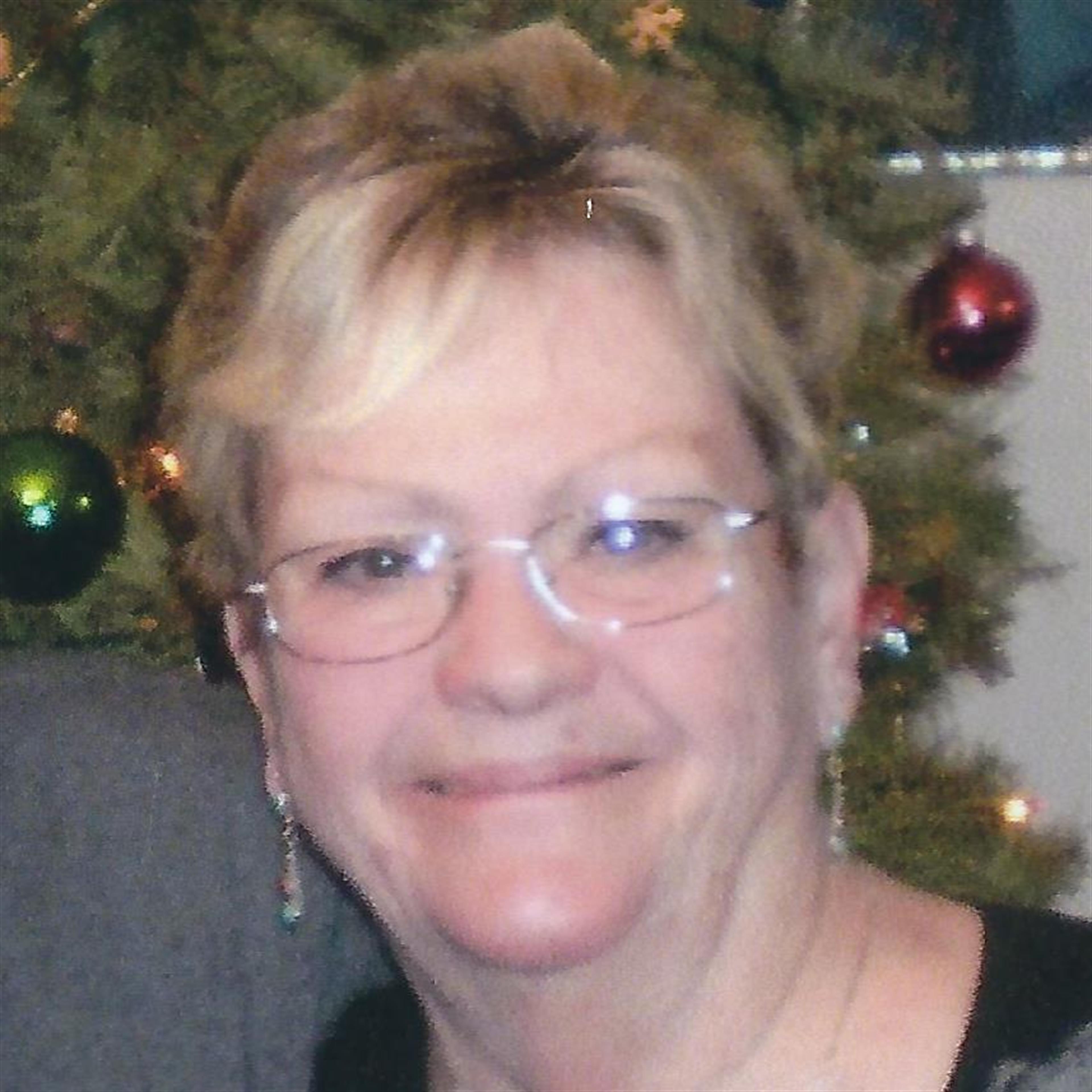 Elizabeth Knapp (Lebanon)