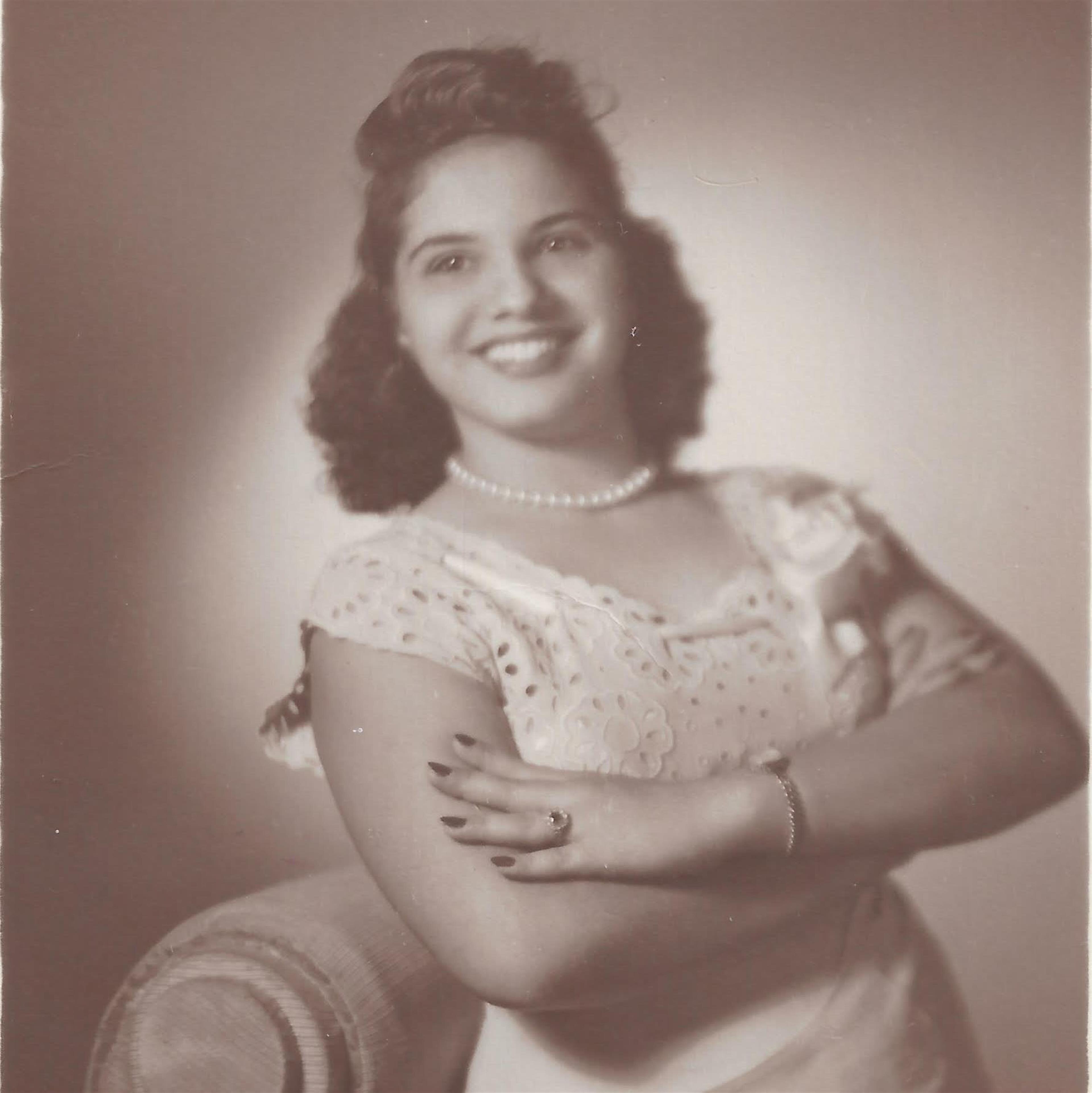 GLADYS ALVAREZ