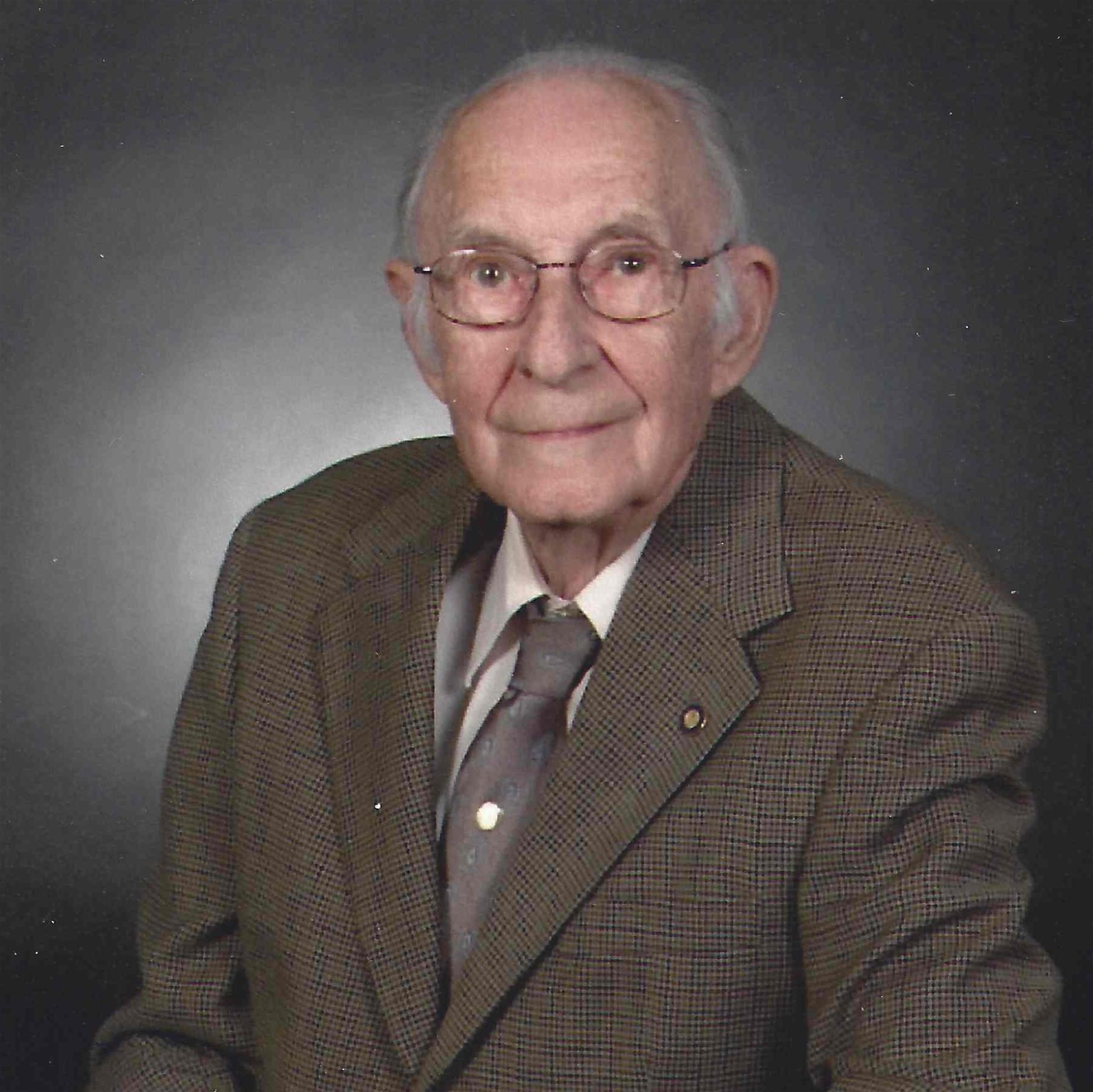 Mr. Loyd E. Crabtree