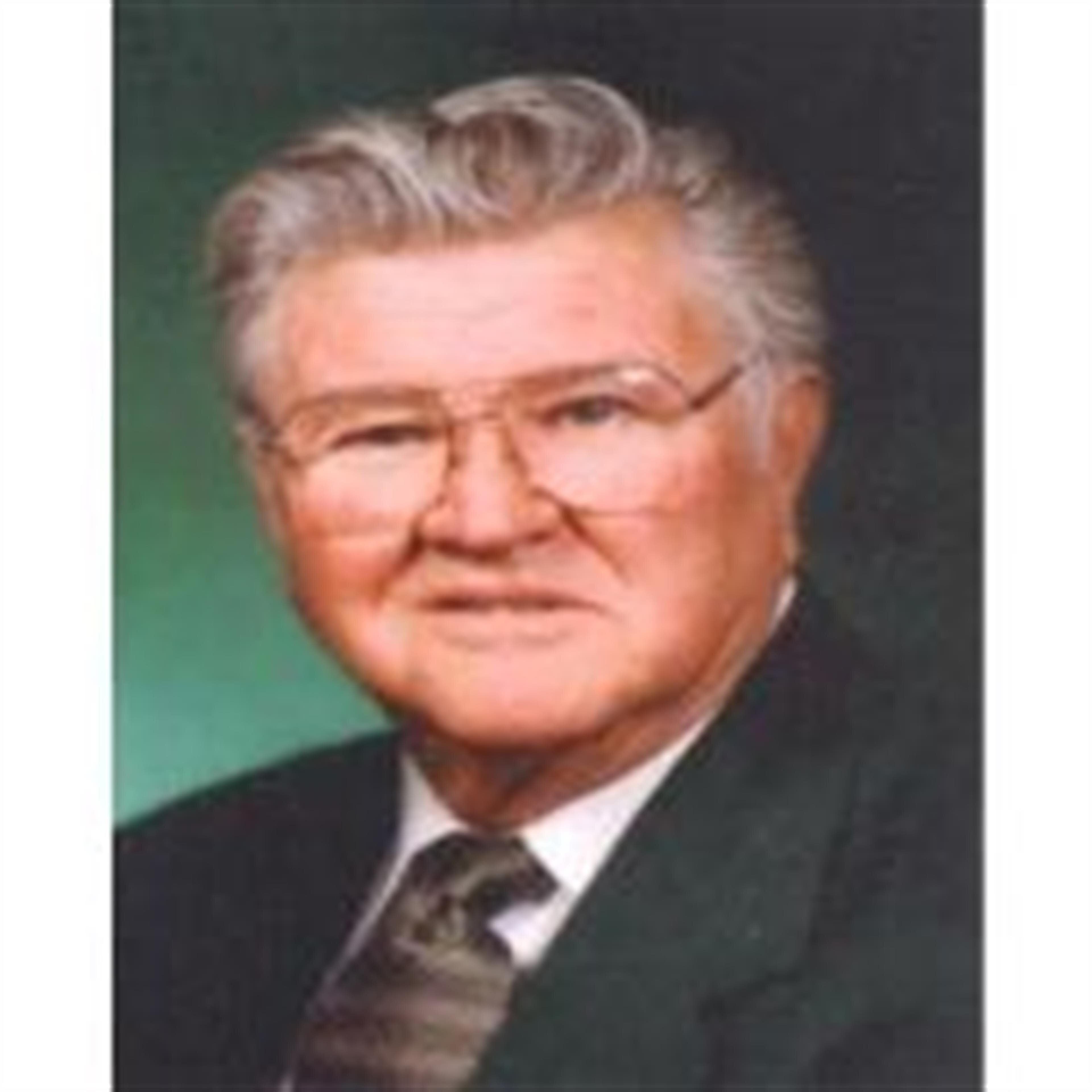 Kenneth E. "Ken" Hoeker