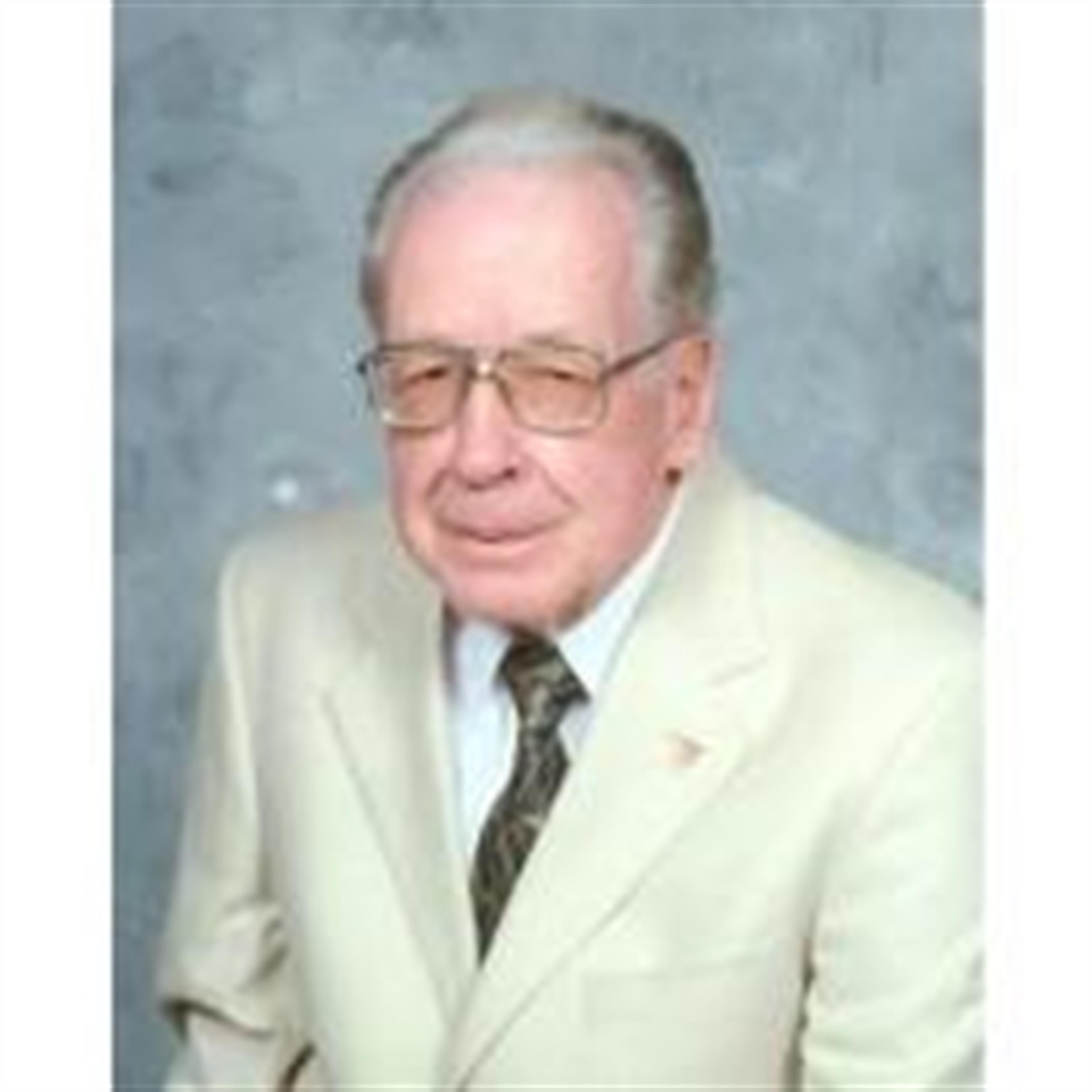 Robert E.  Reynolds