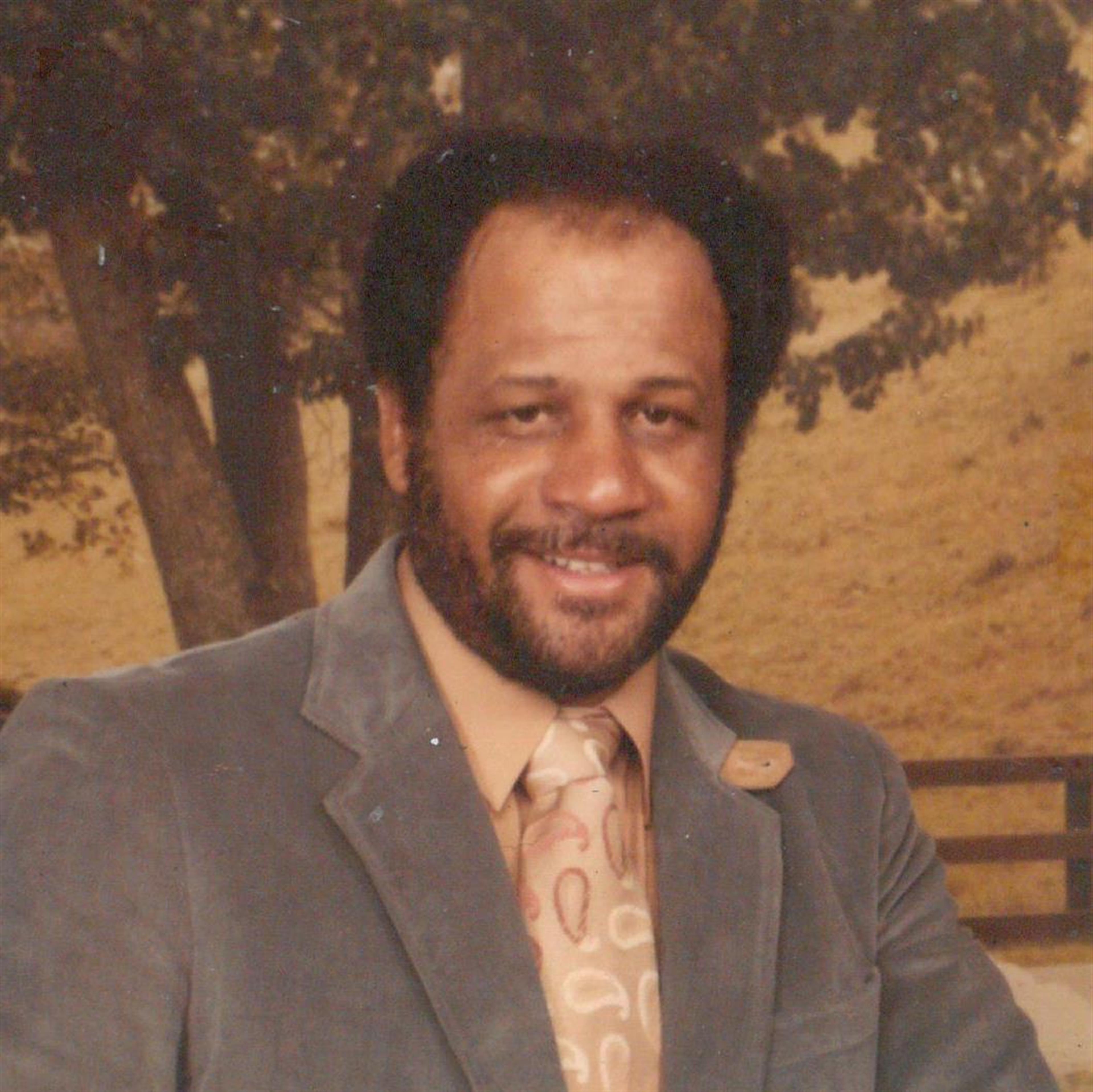 Wayne Allan Burnett , Sr