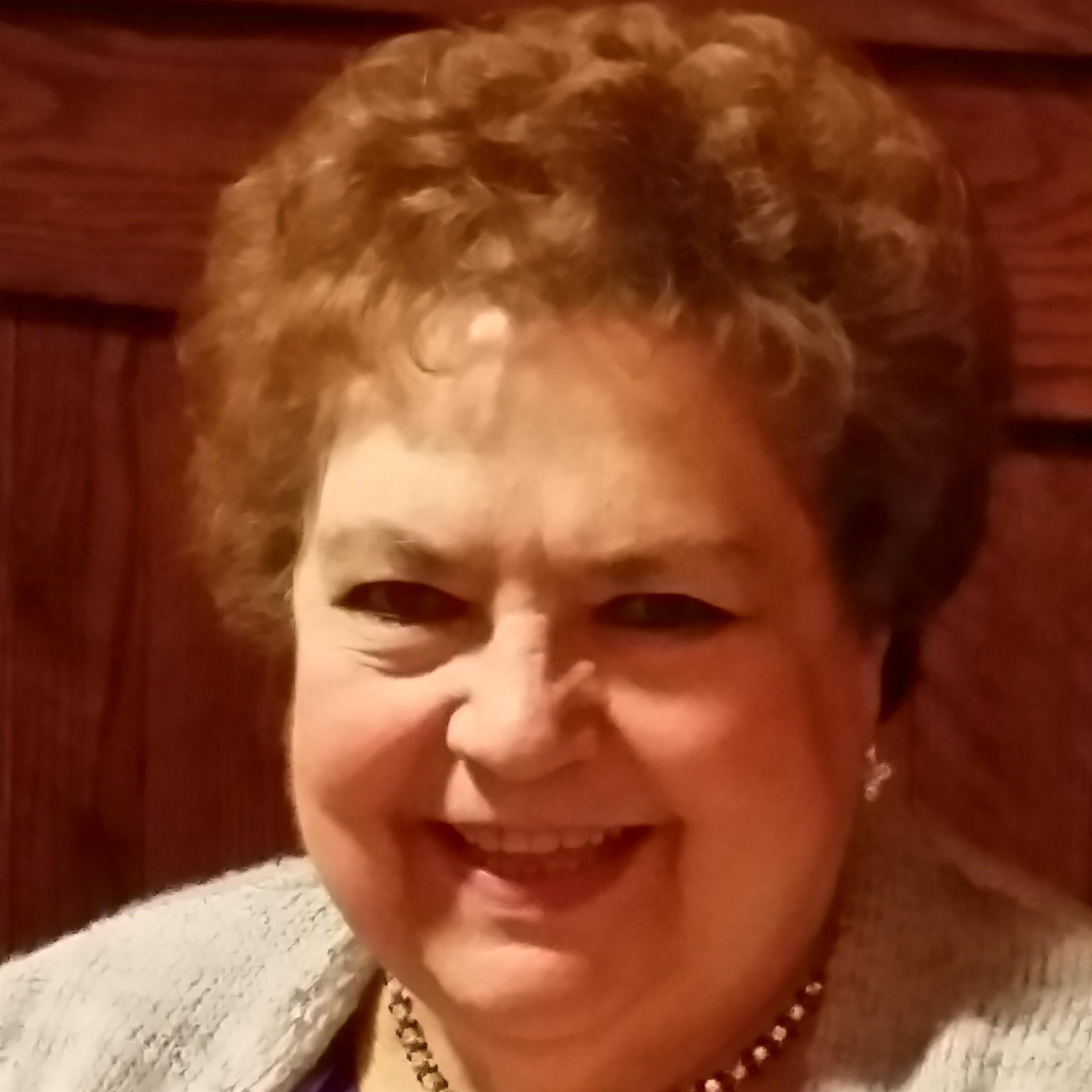 Evelyn V Walkowz
