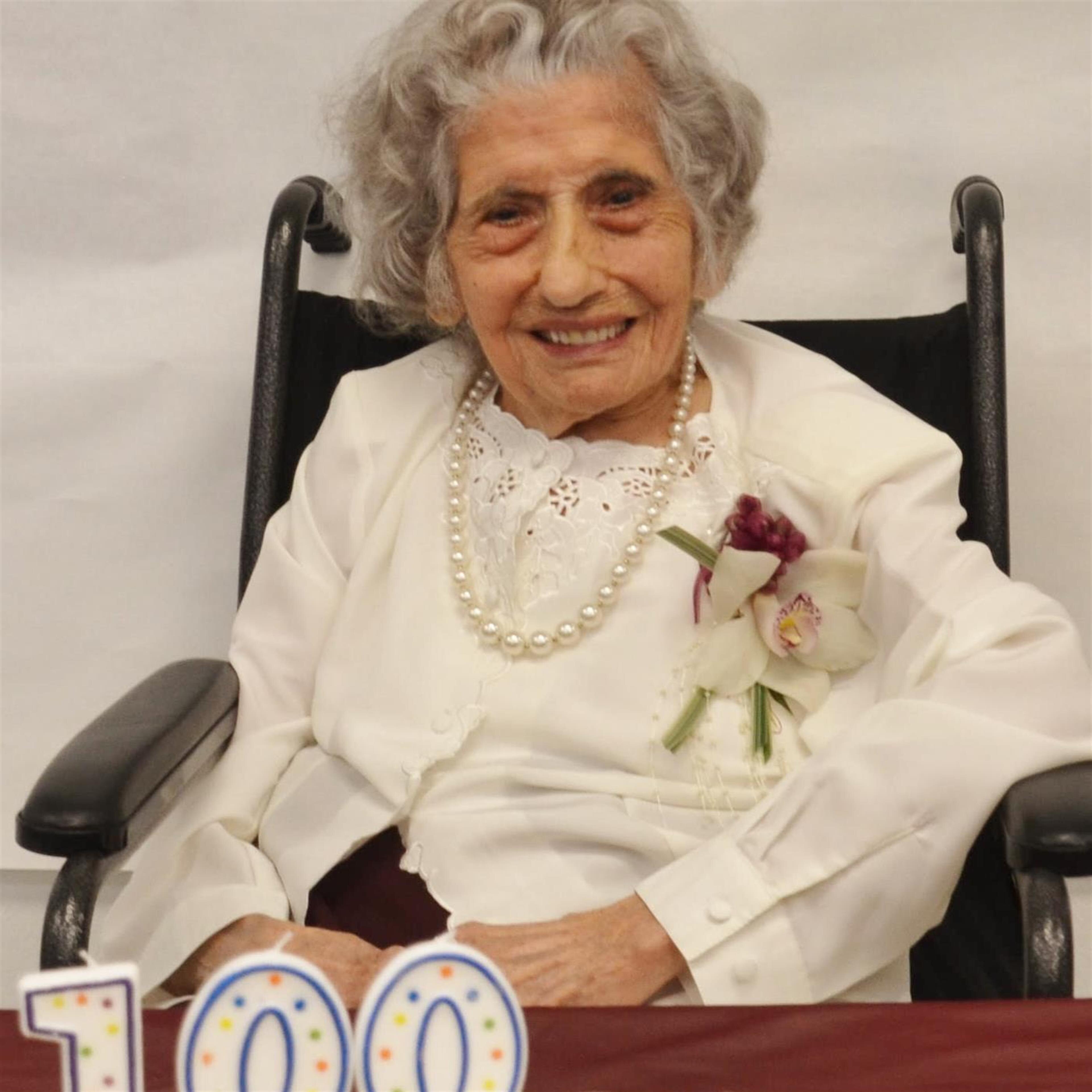 ANGELA MARIA LAMELAS