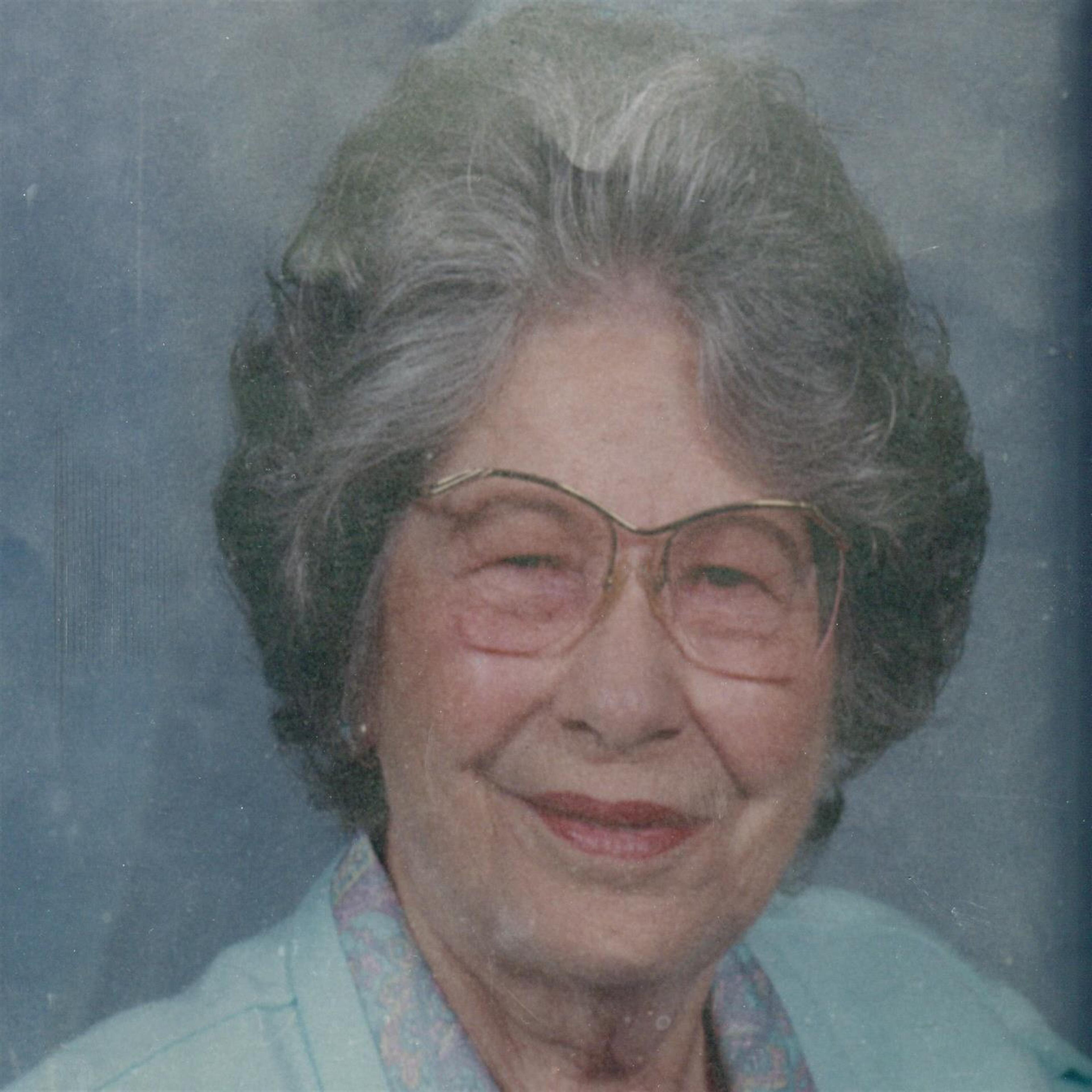 Lois L Rubio