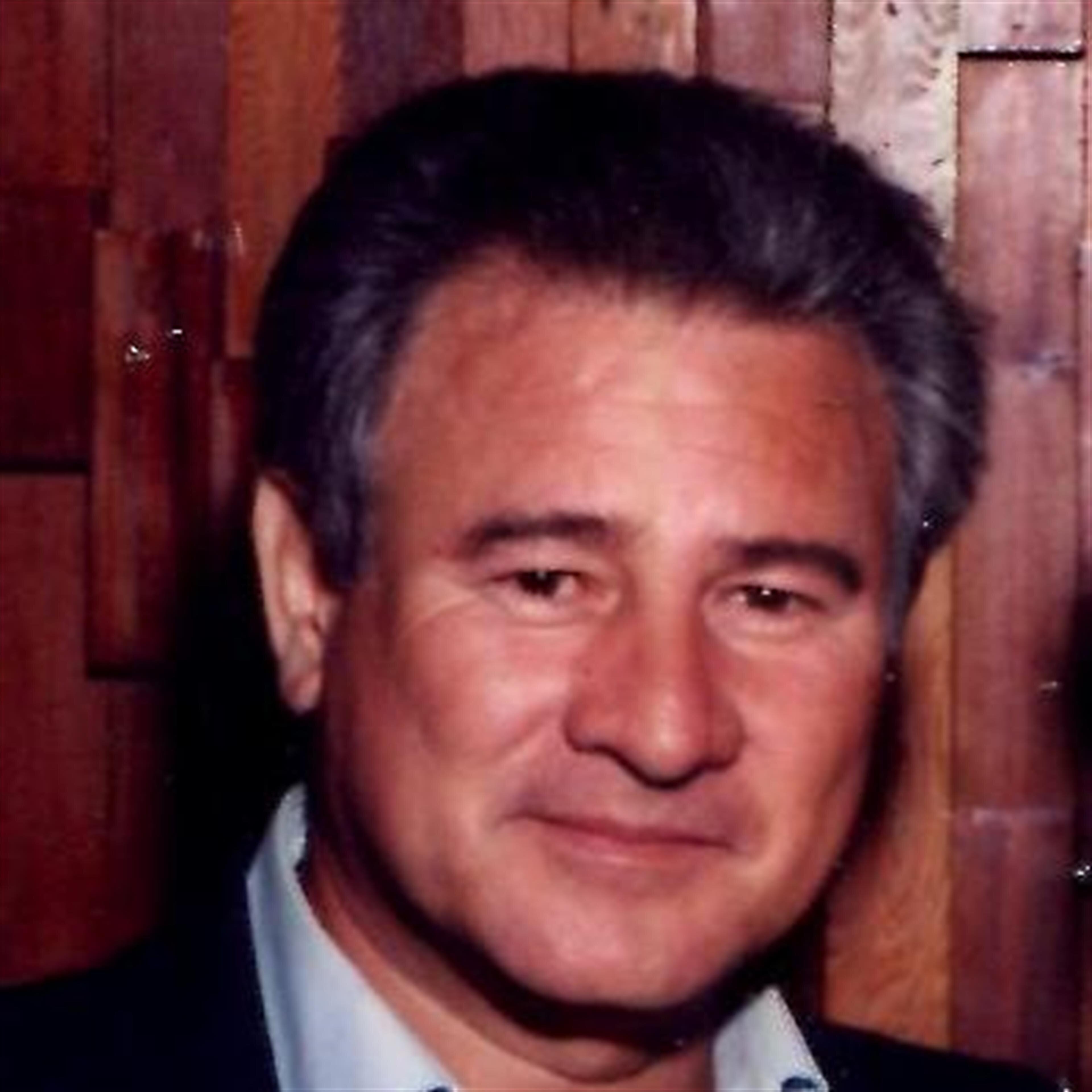 Enrique  Flores