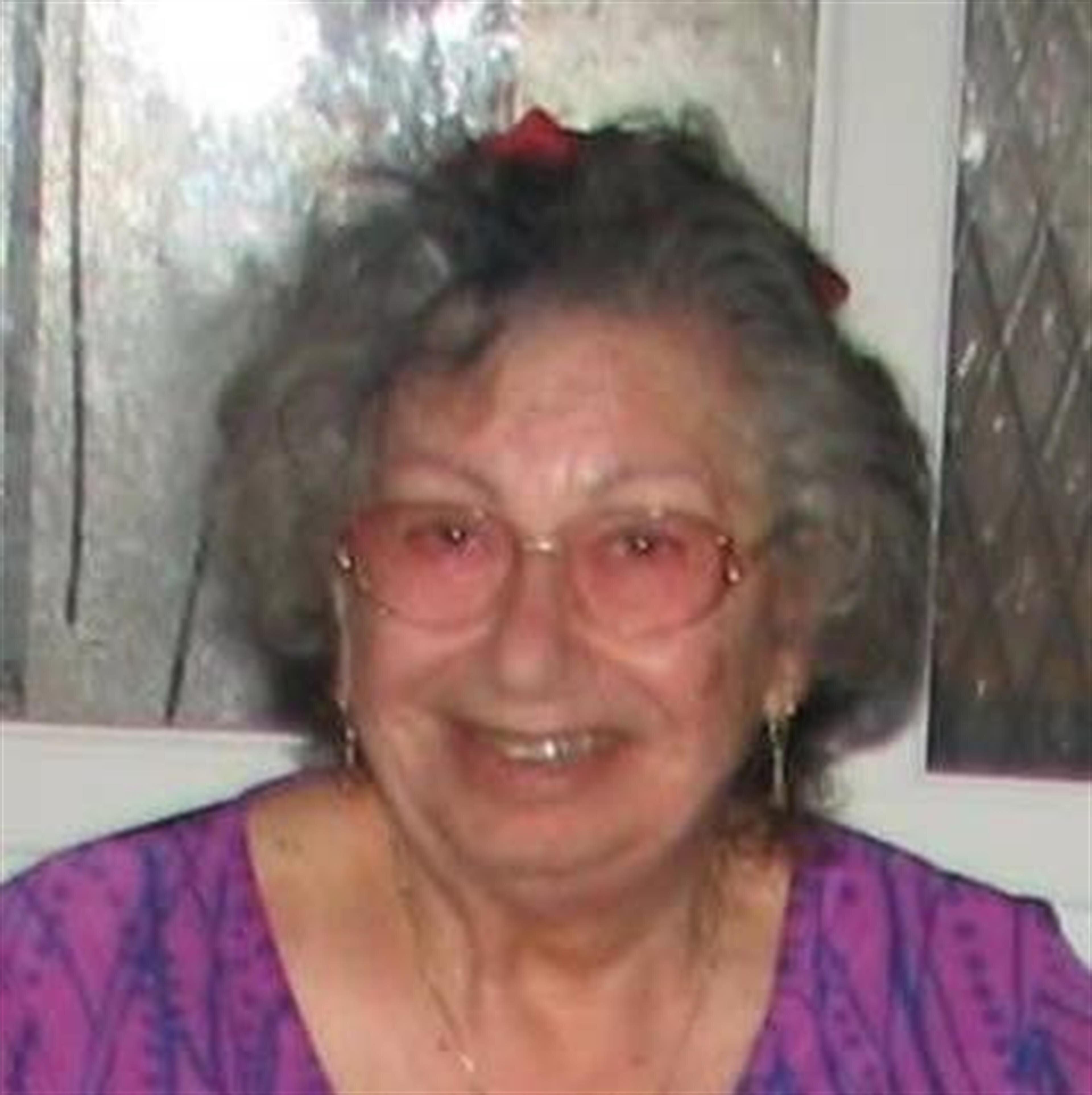 Joan "Noula" Payamgis