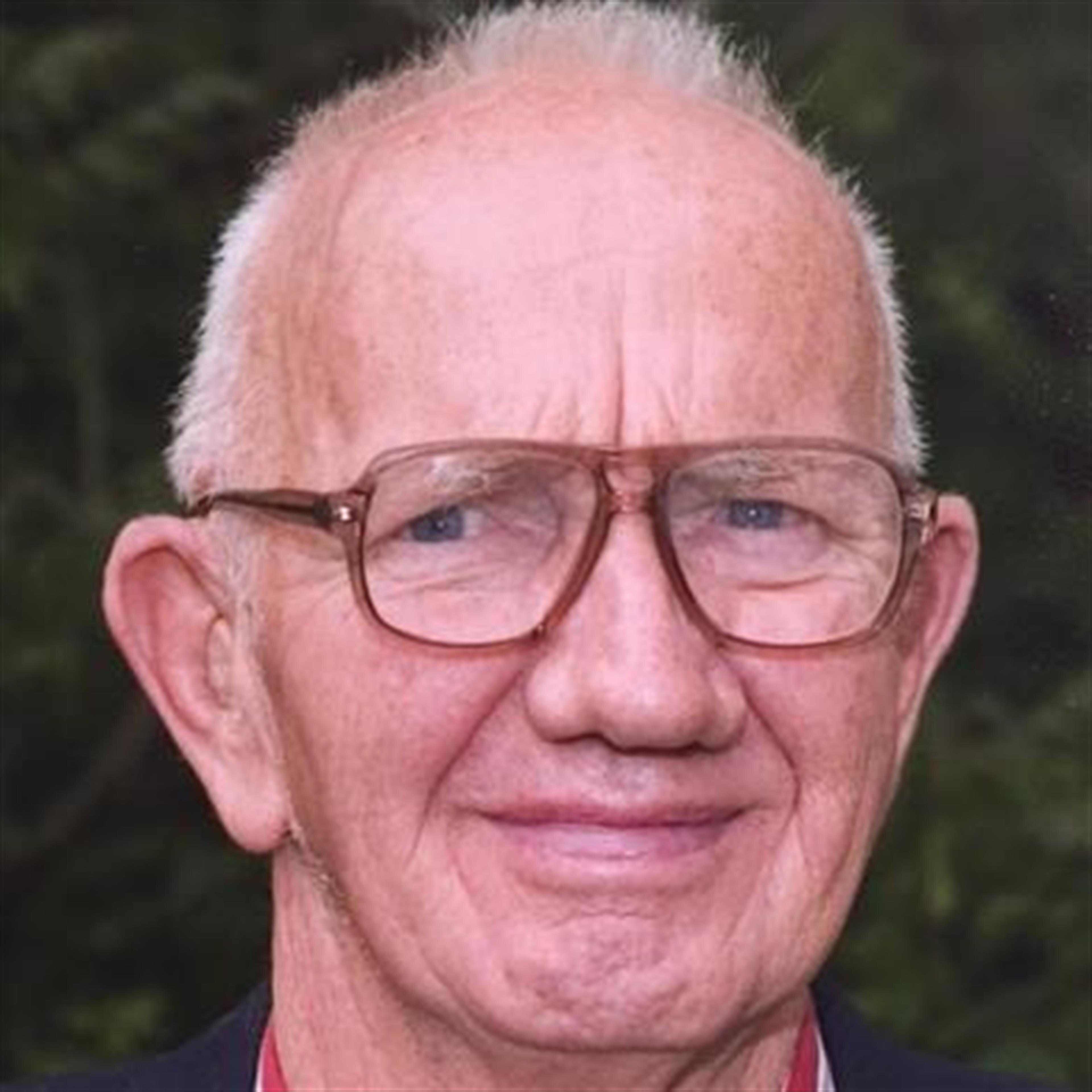 Mr Robert Edward Riegler