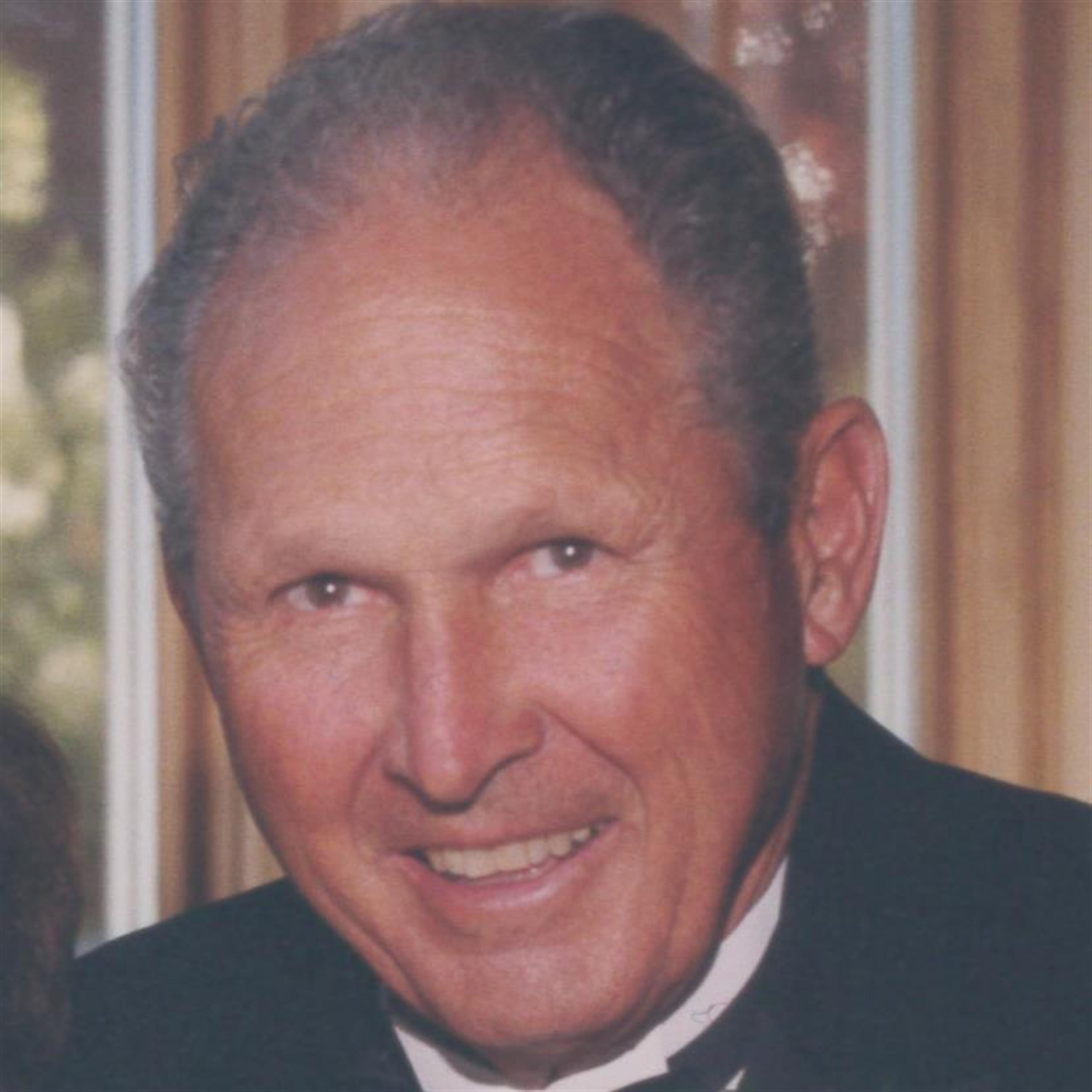 Max Roy Menlove's obituary picture