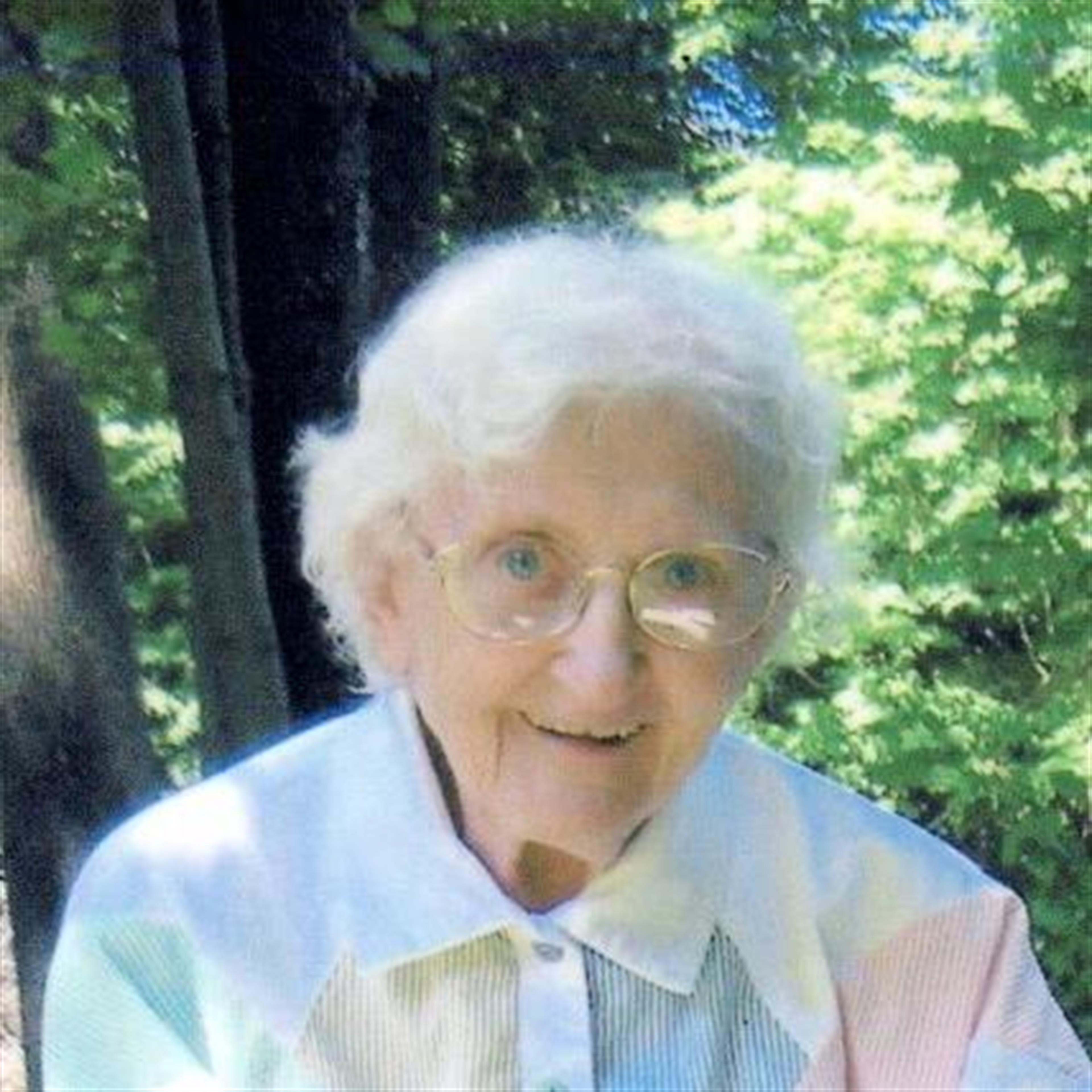 Julie Molnar