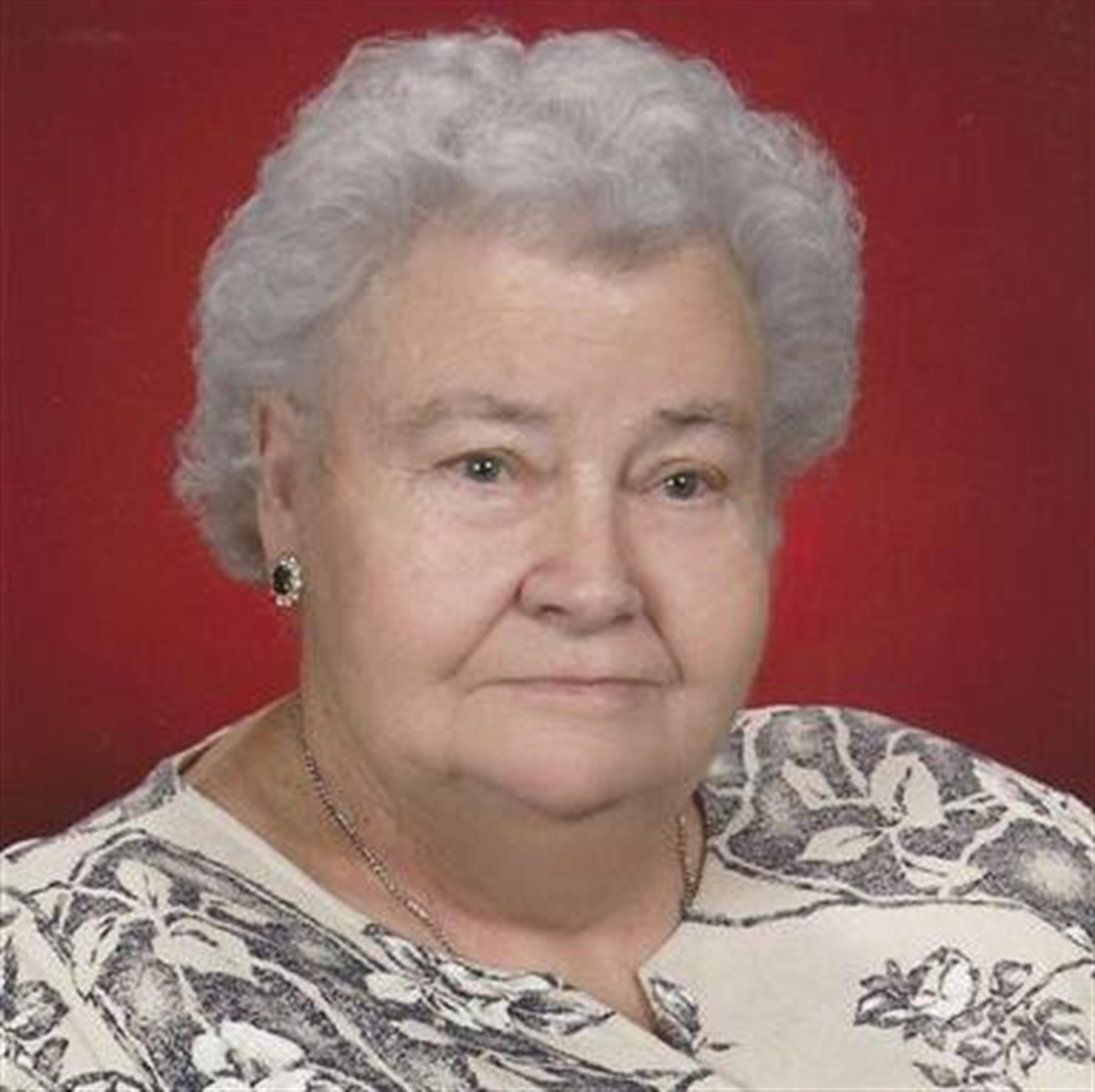 Lola  Dickinson (Hartville)