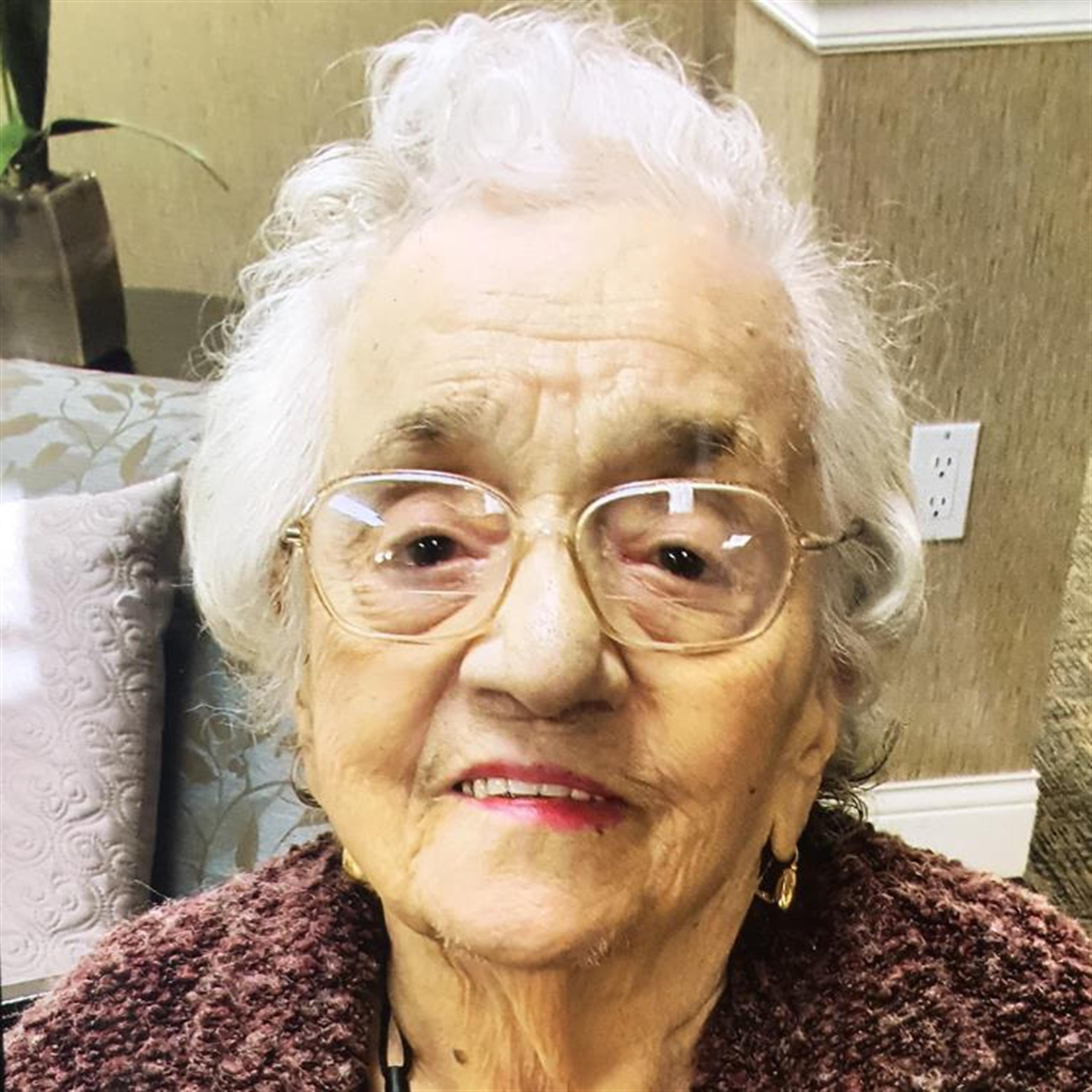 Elizabeth Kantartzis