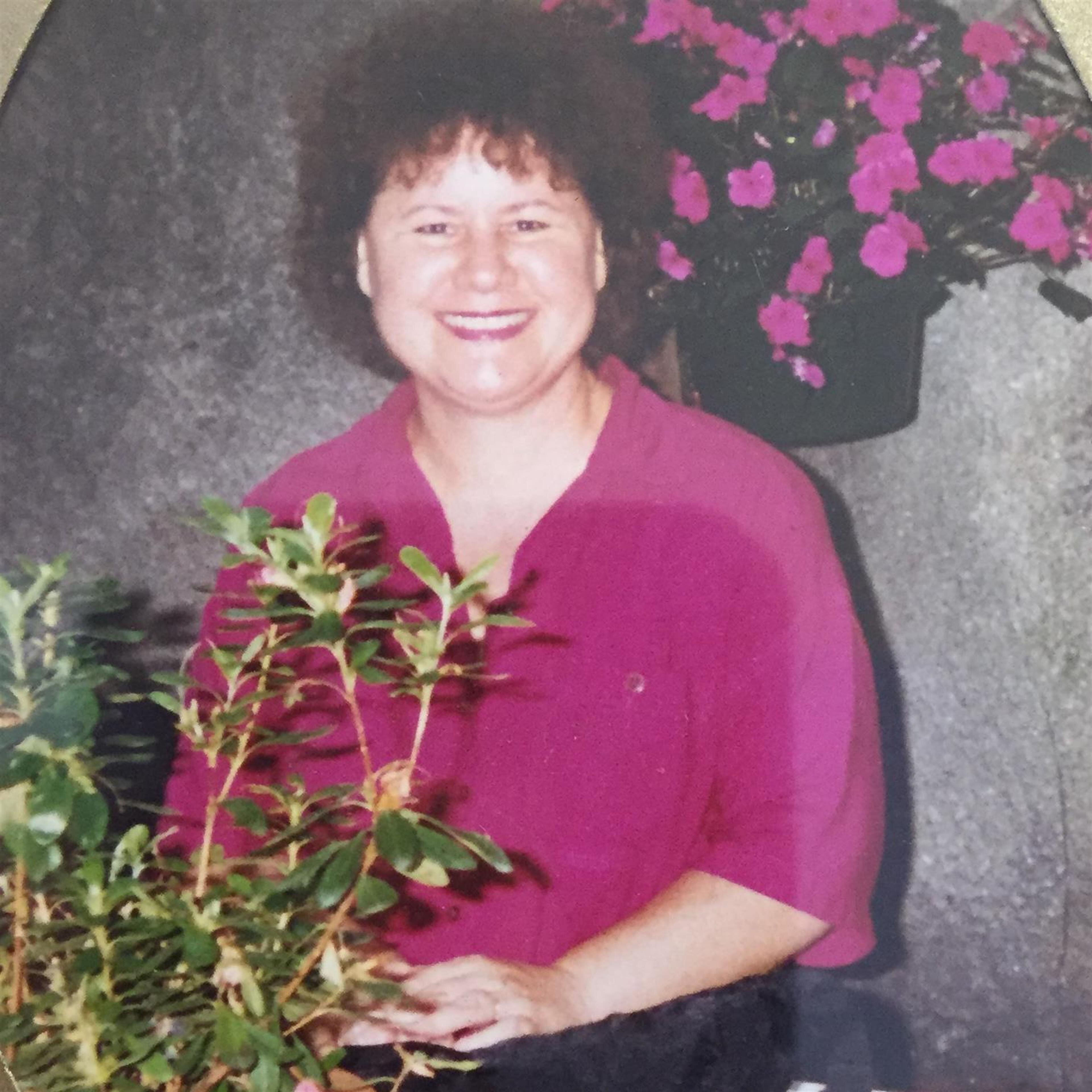 Darlis Faye Calhoun