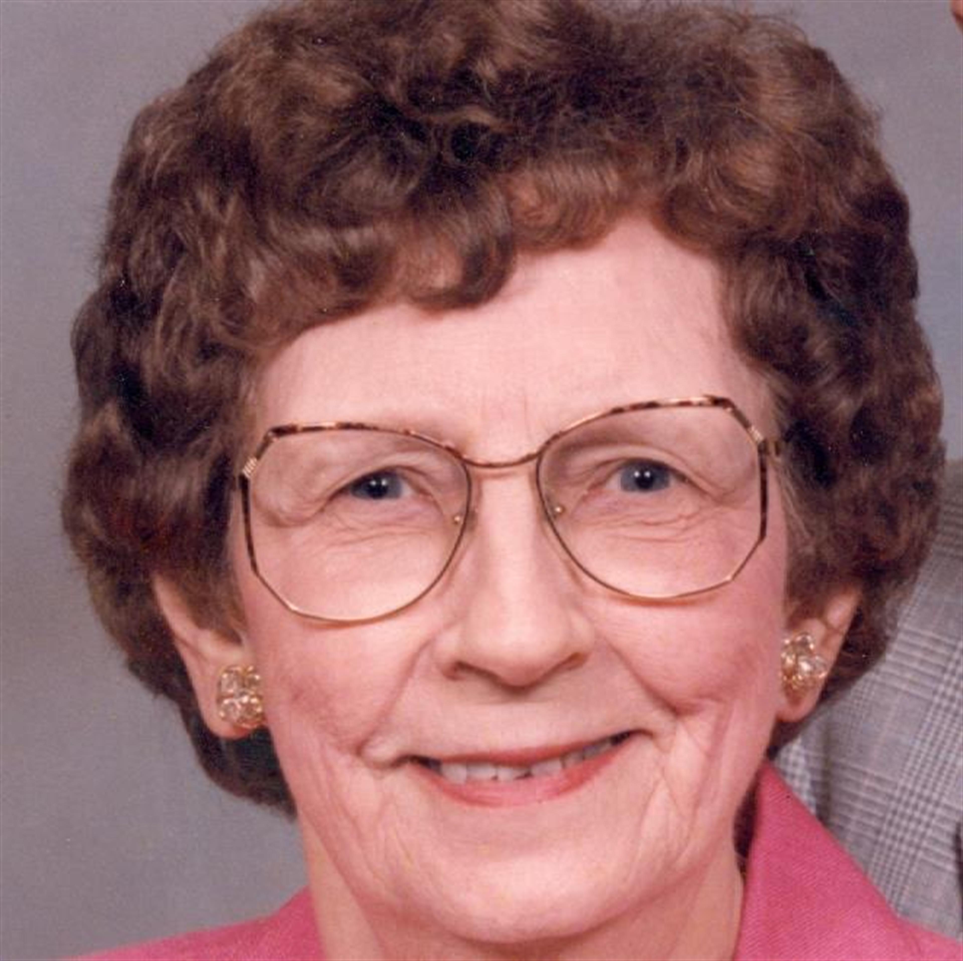 Mrs. Evelyn R. Peterman's obituary picture