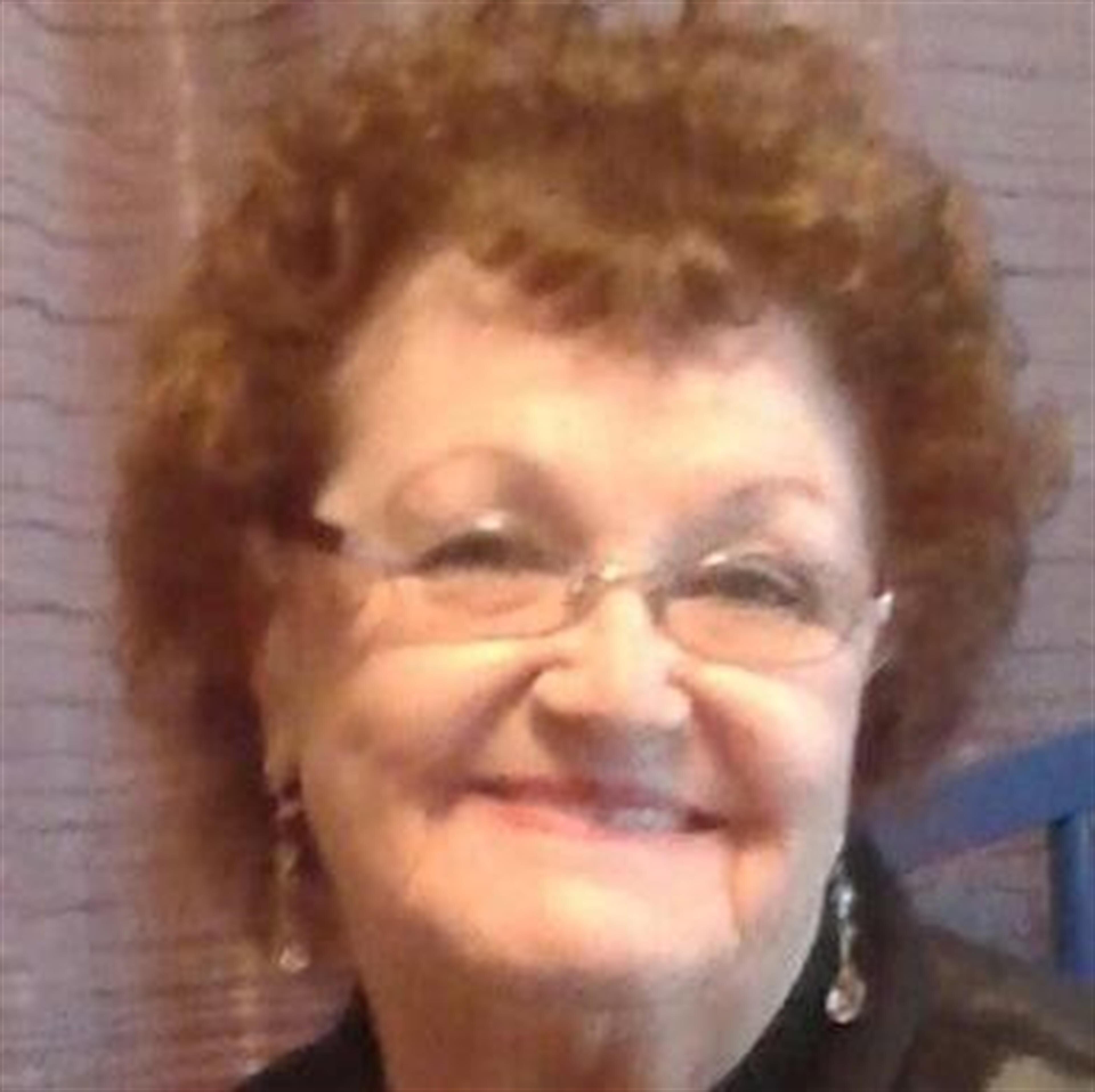 Leona "Lee" Davis
