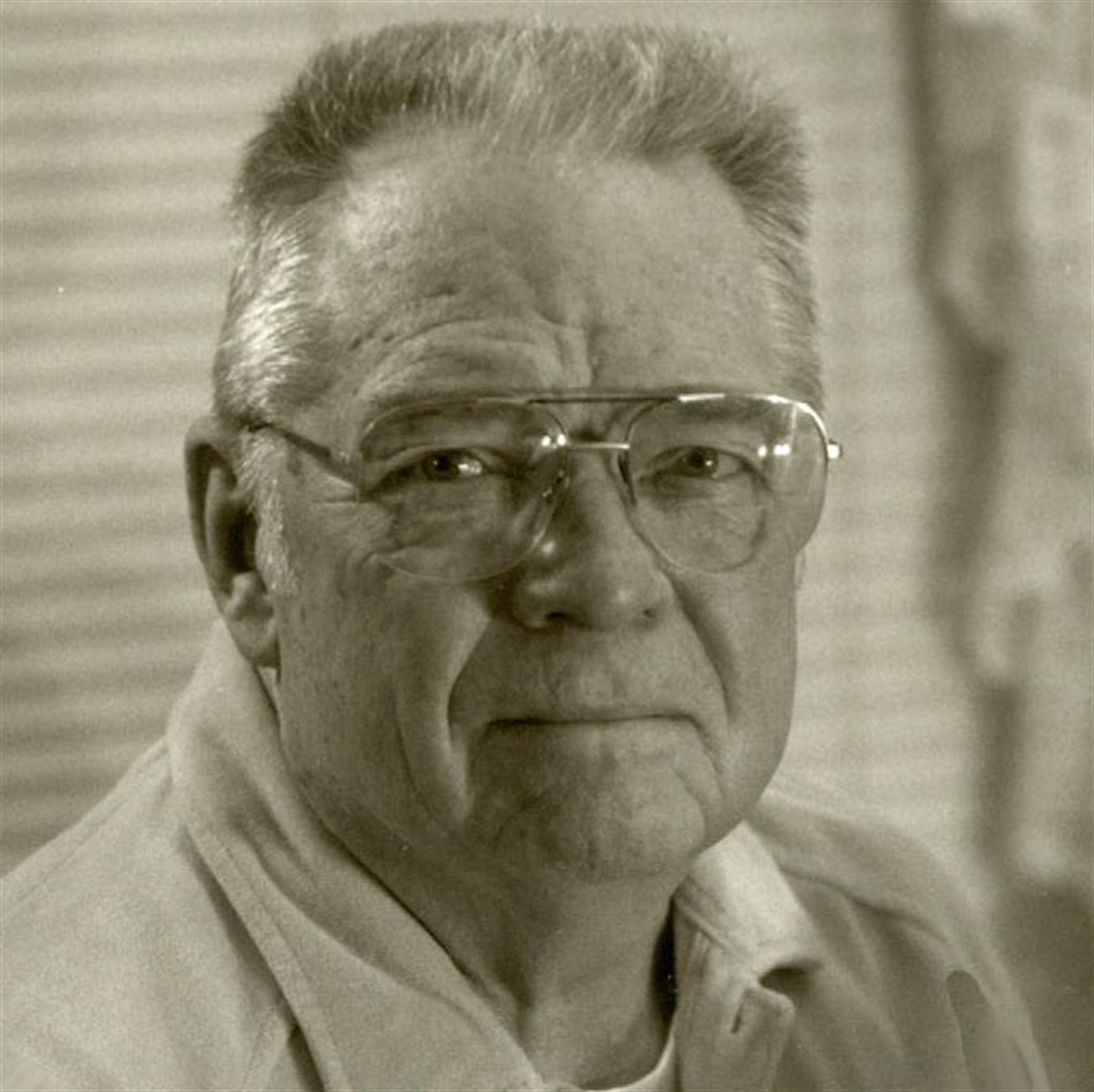 Mr.  Gordon  Louis  Lydeksen