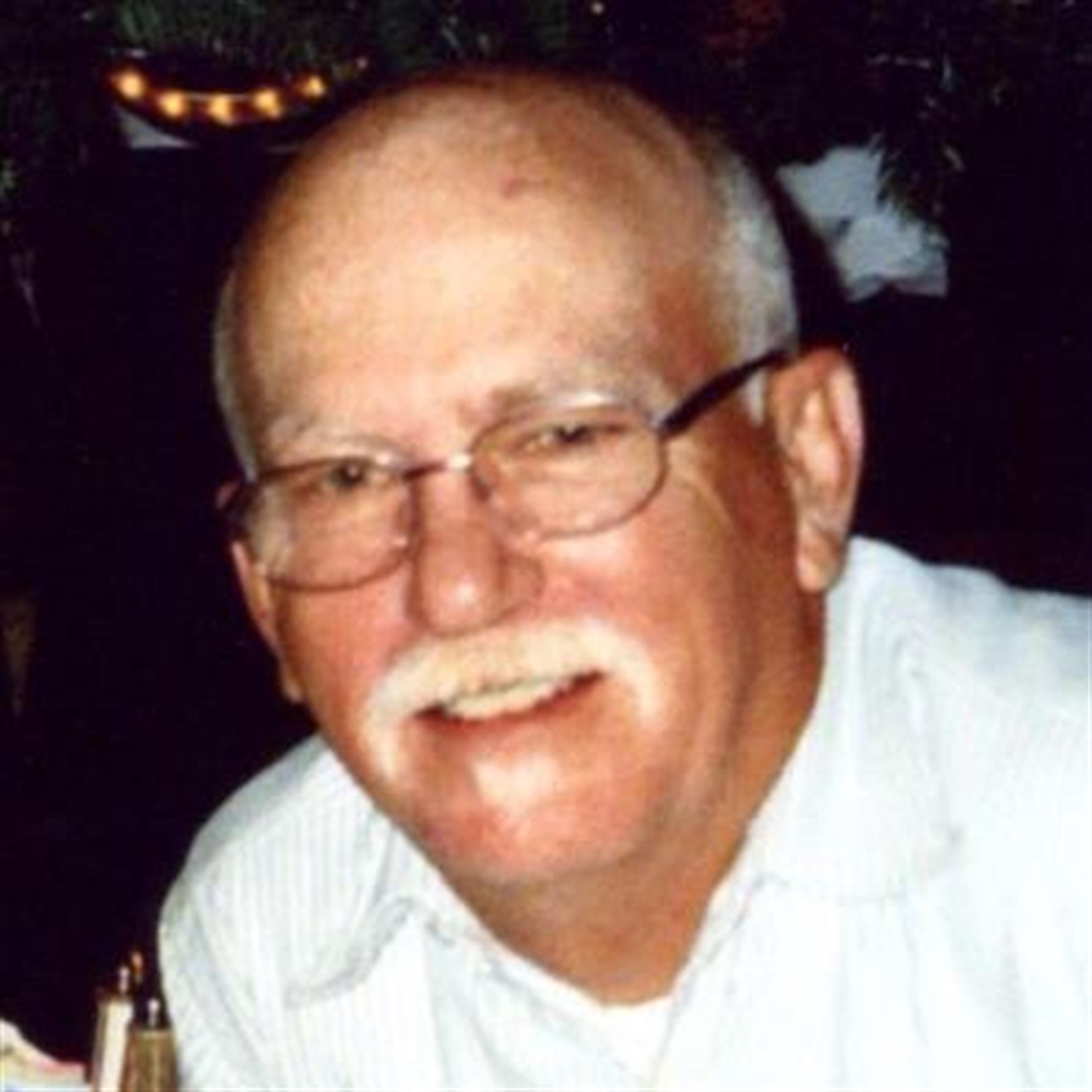 Mr. Thomas Davis' obituary picture