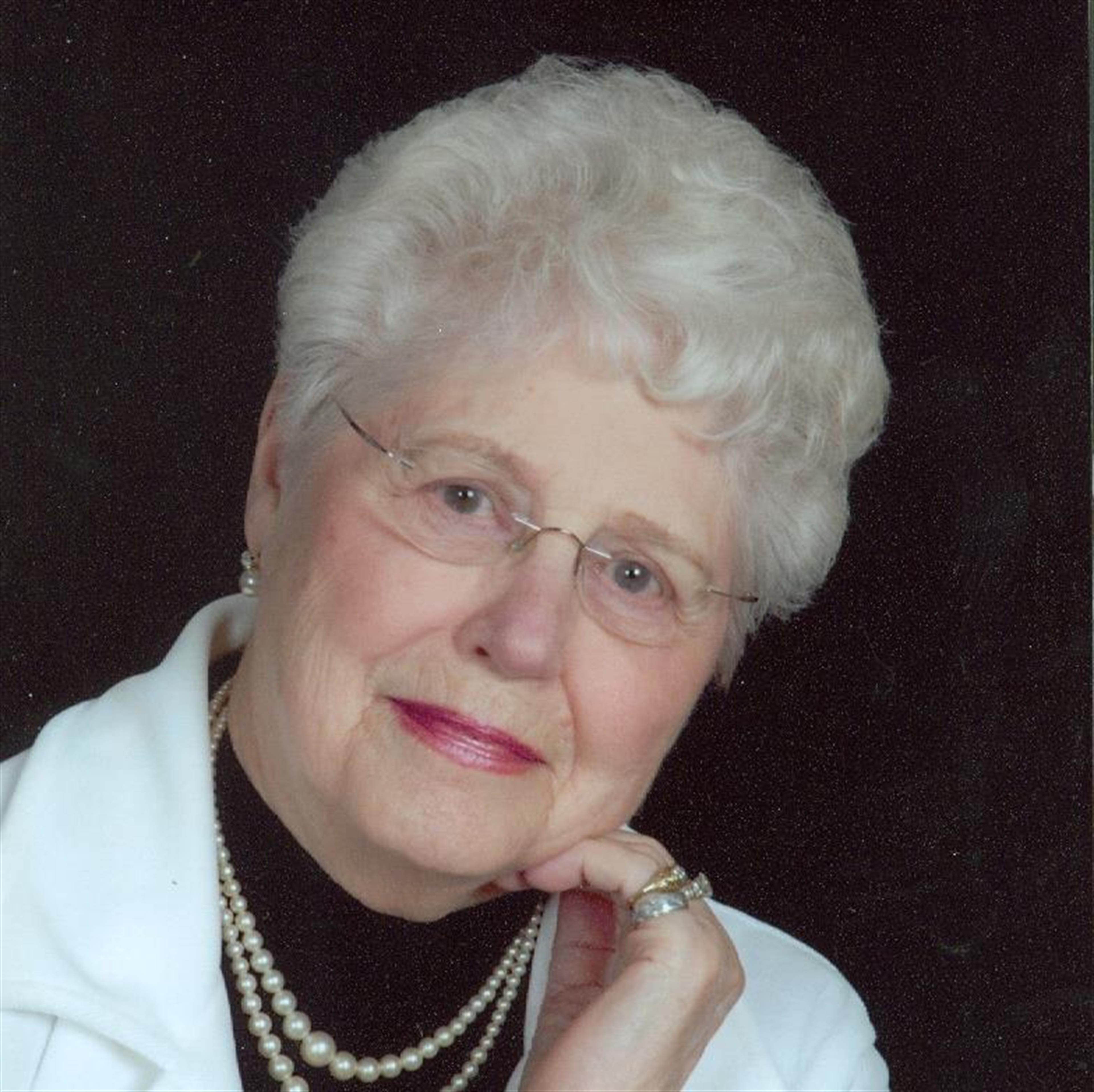 Mrs.  Doris  May Chartrand