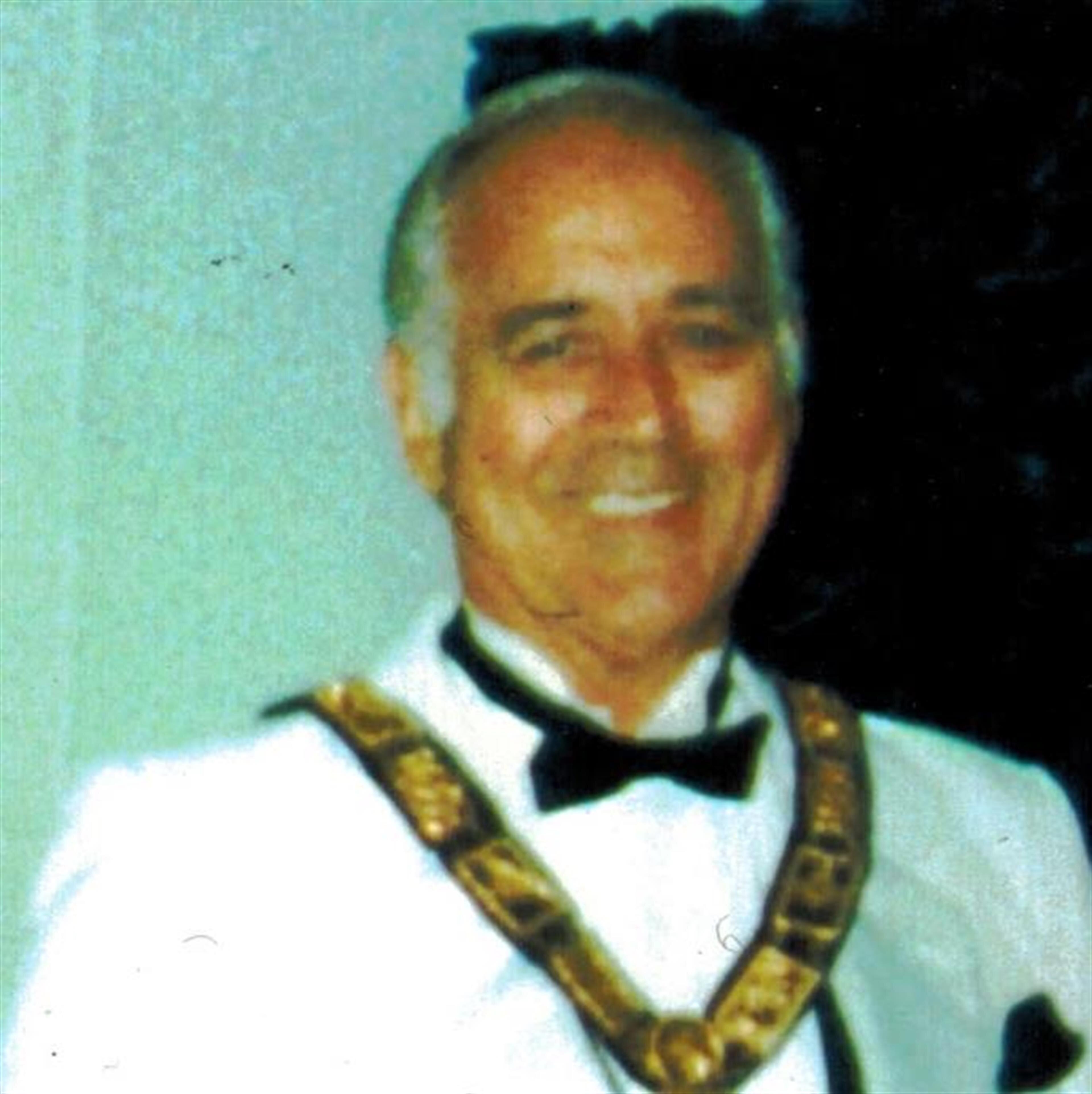 Lowell W Gates