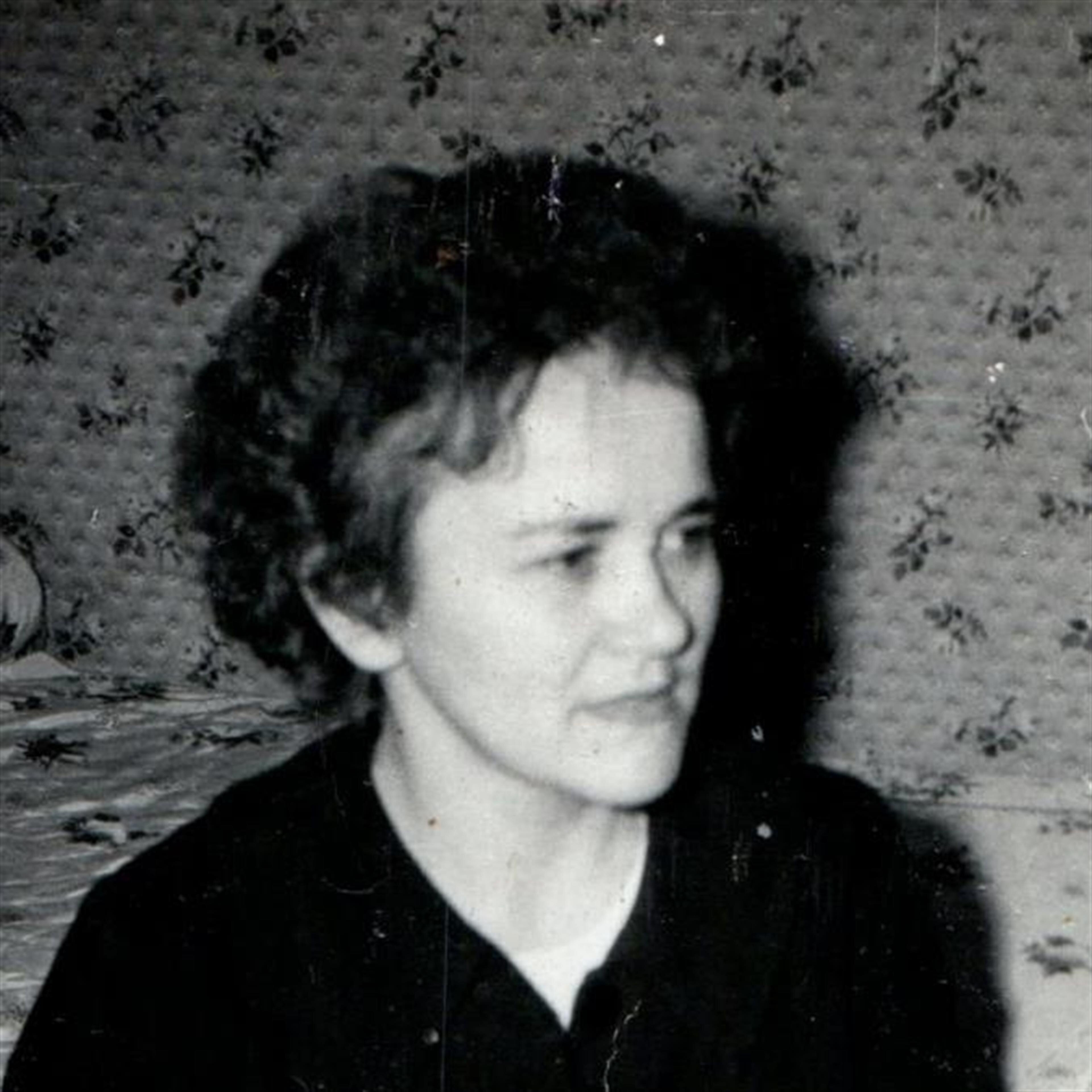 Mrs. Anna Polec