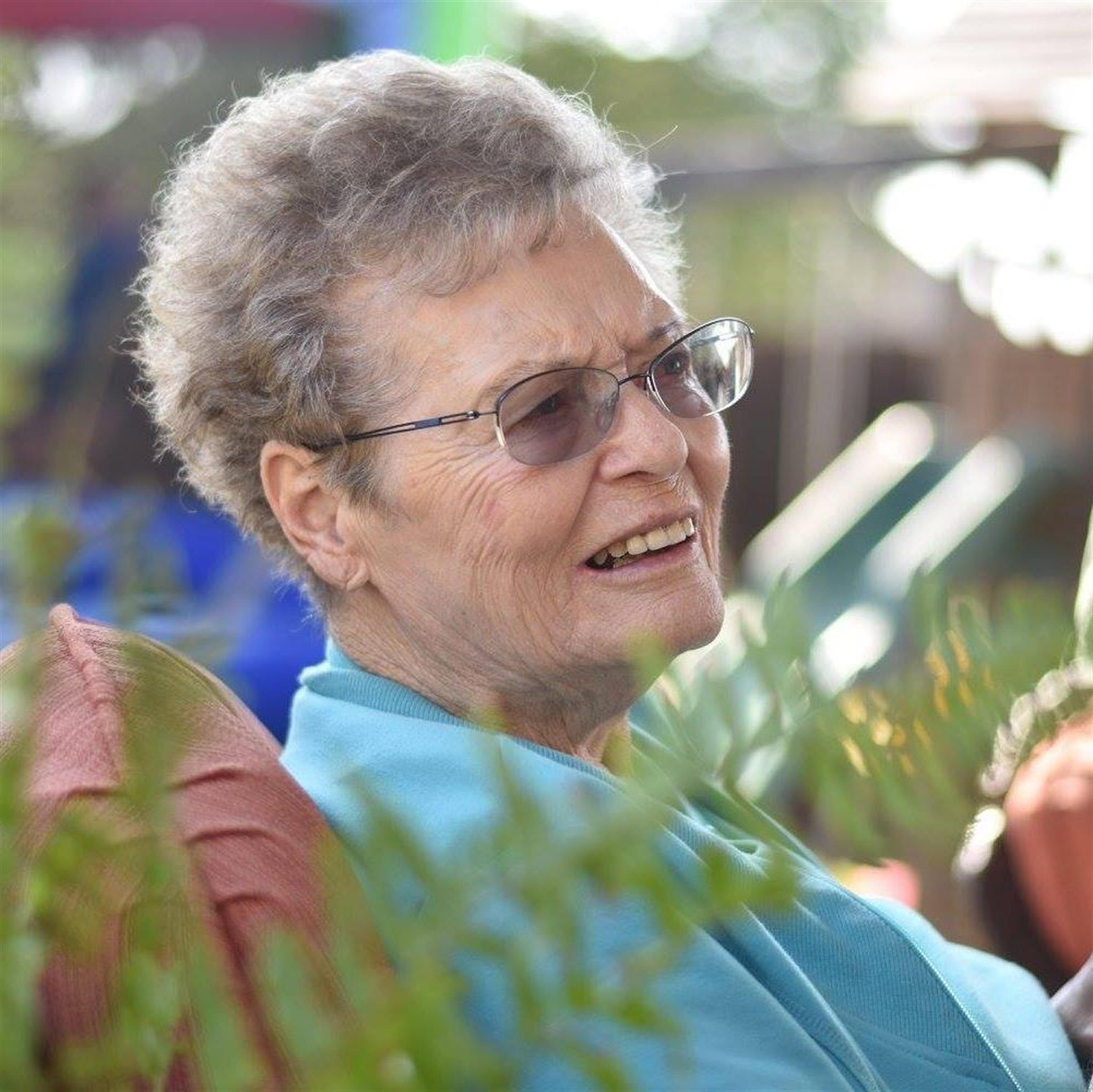 Sarah Evelyn Laster