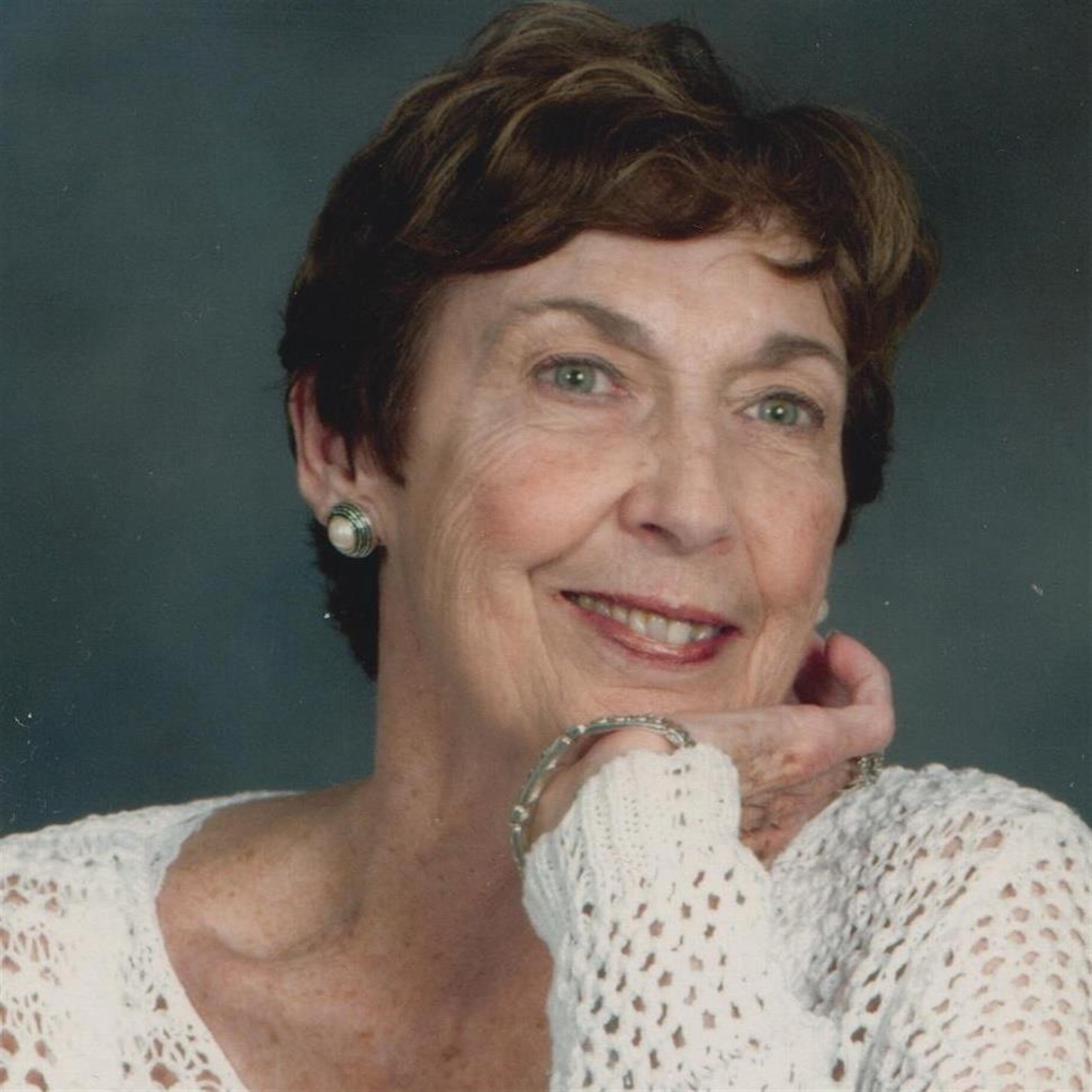 Mary  Lou Hunt