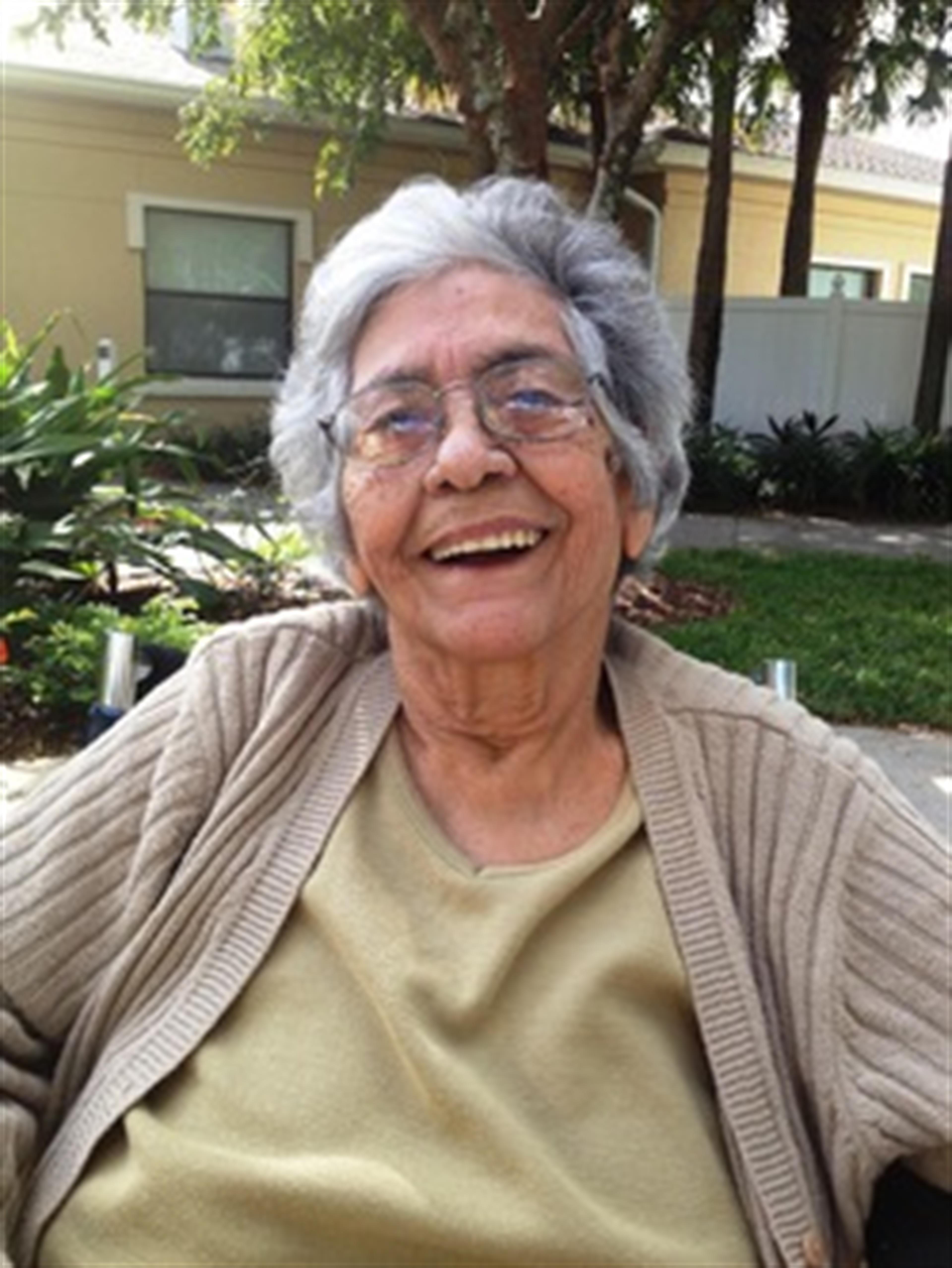 Carmen Esther Quinones' obituary picture