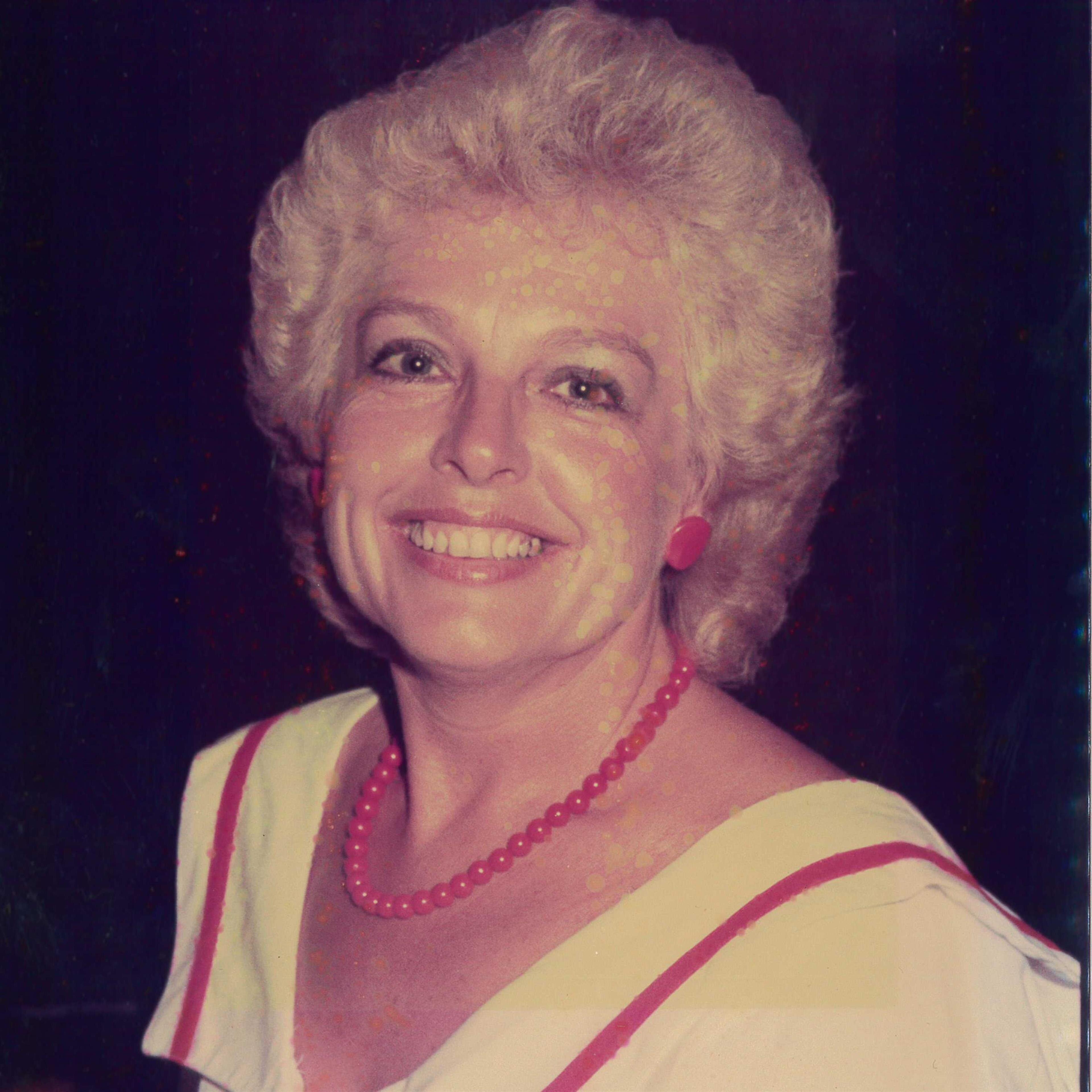 Della Lucinda Hedges