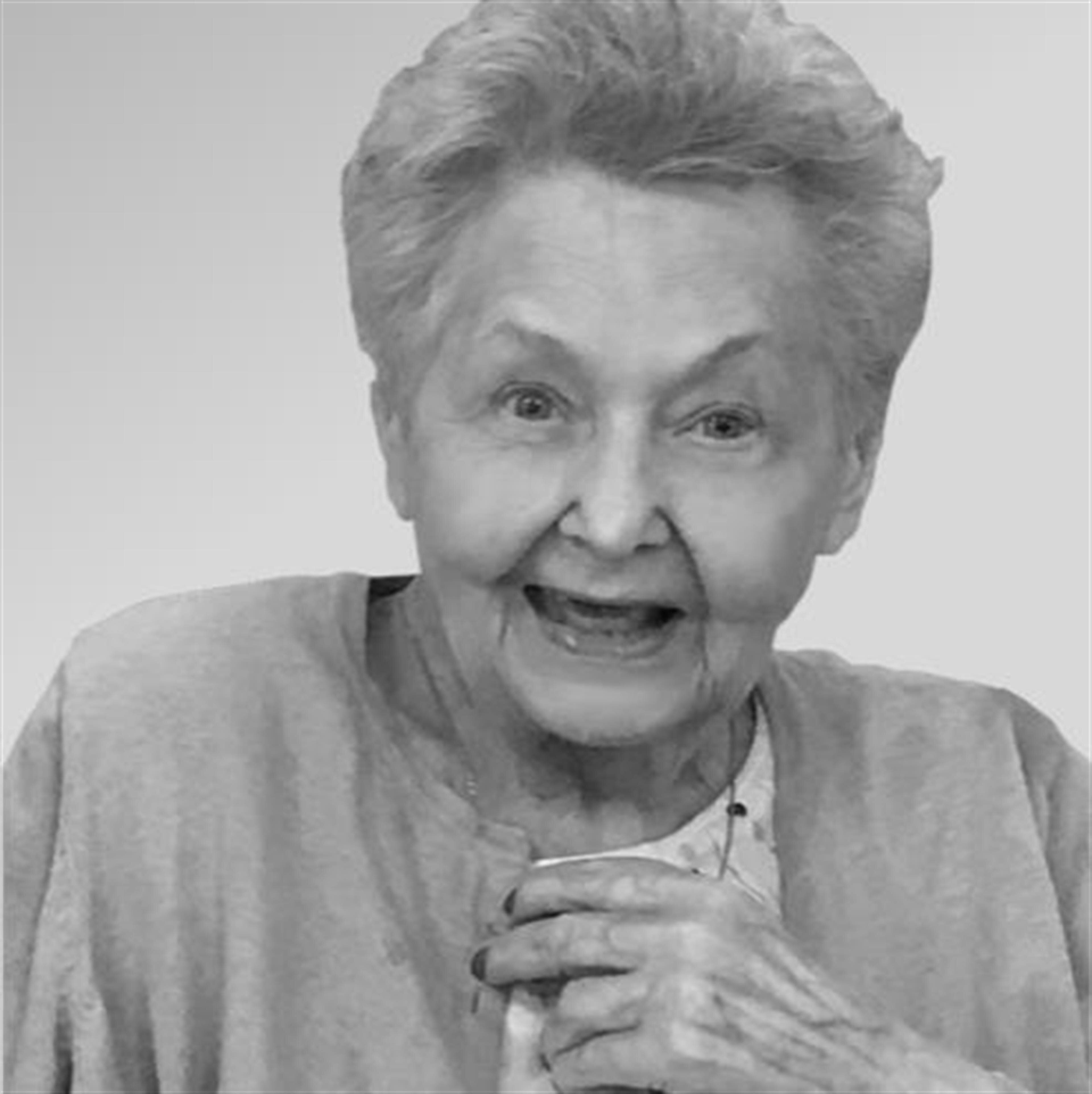 Helen E Reklinski