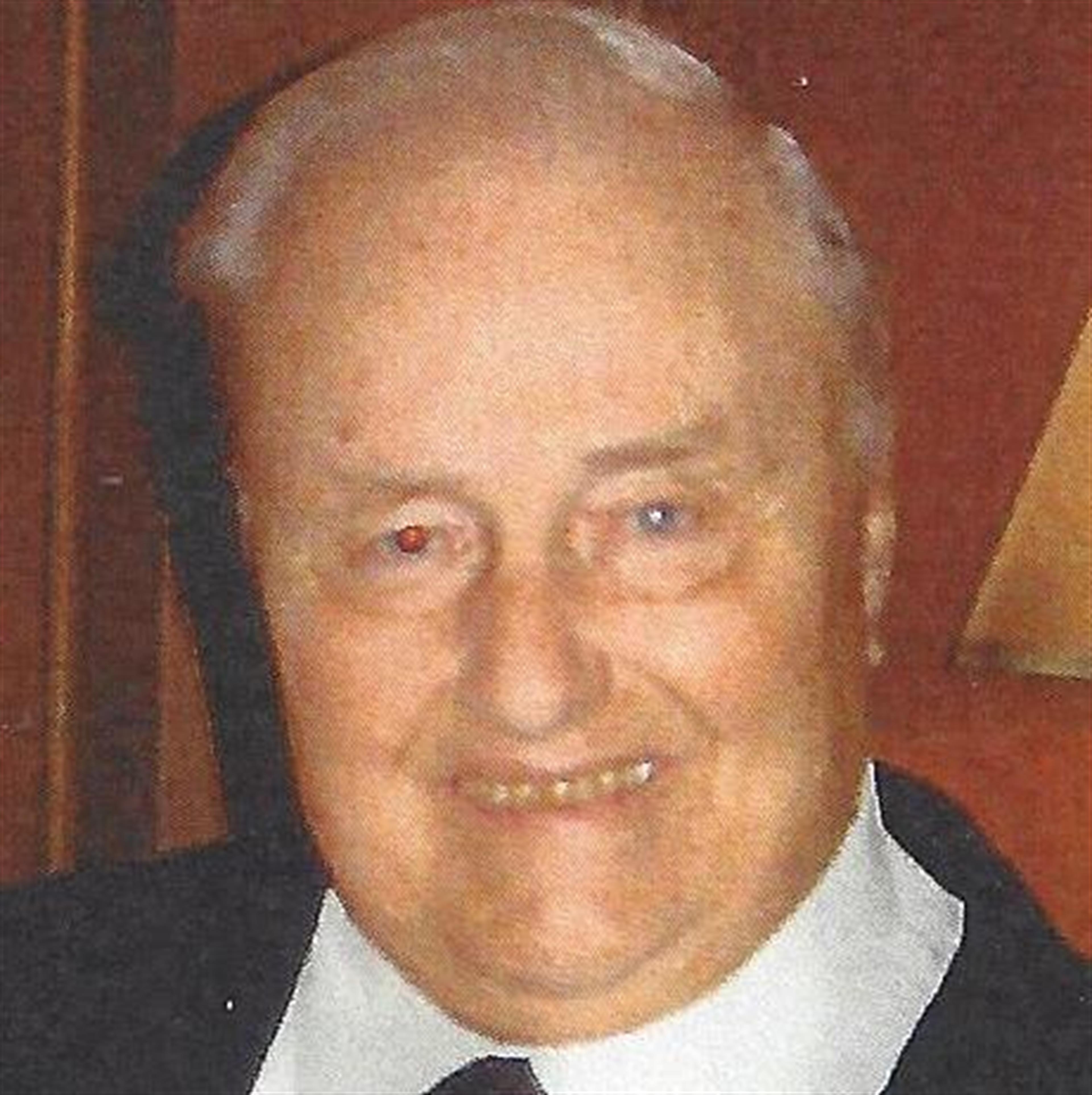 Roger E. Castelein's obituary picture