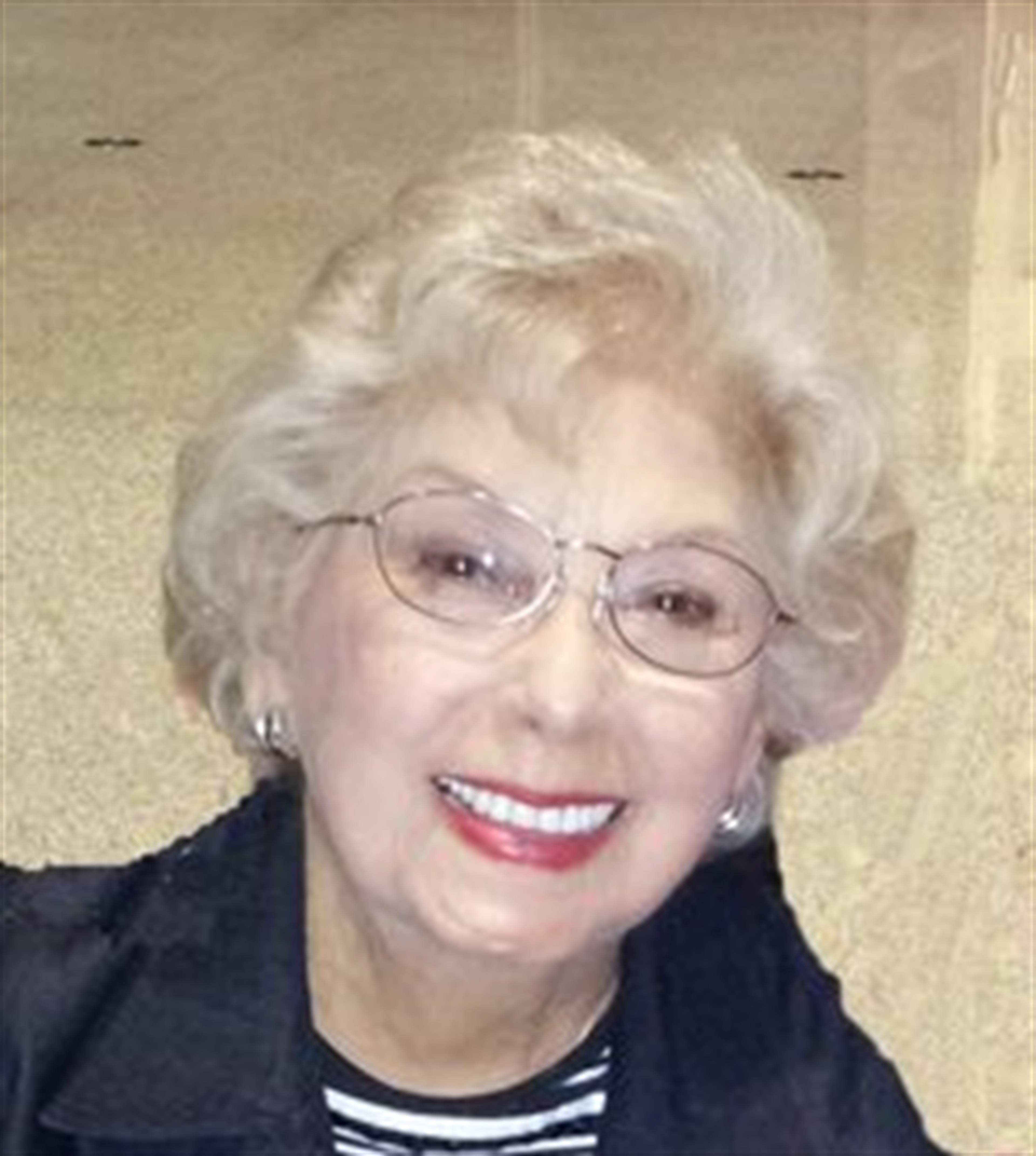 Evelyn M Pennington's obituary picture