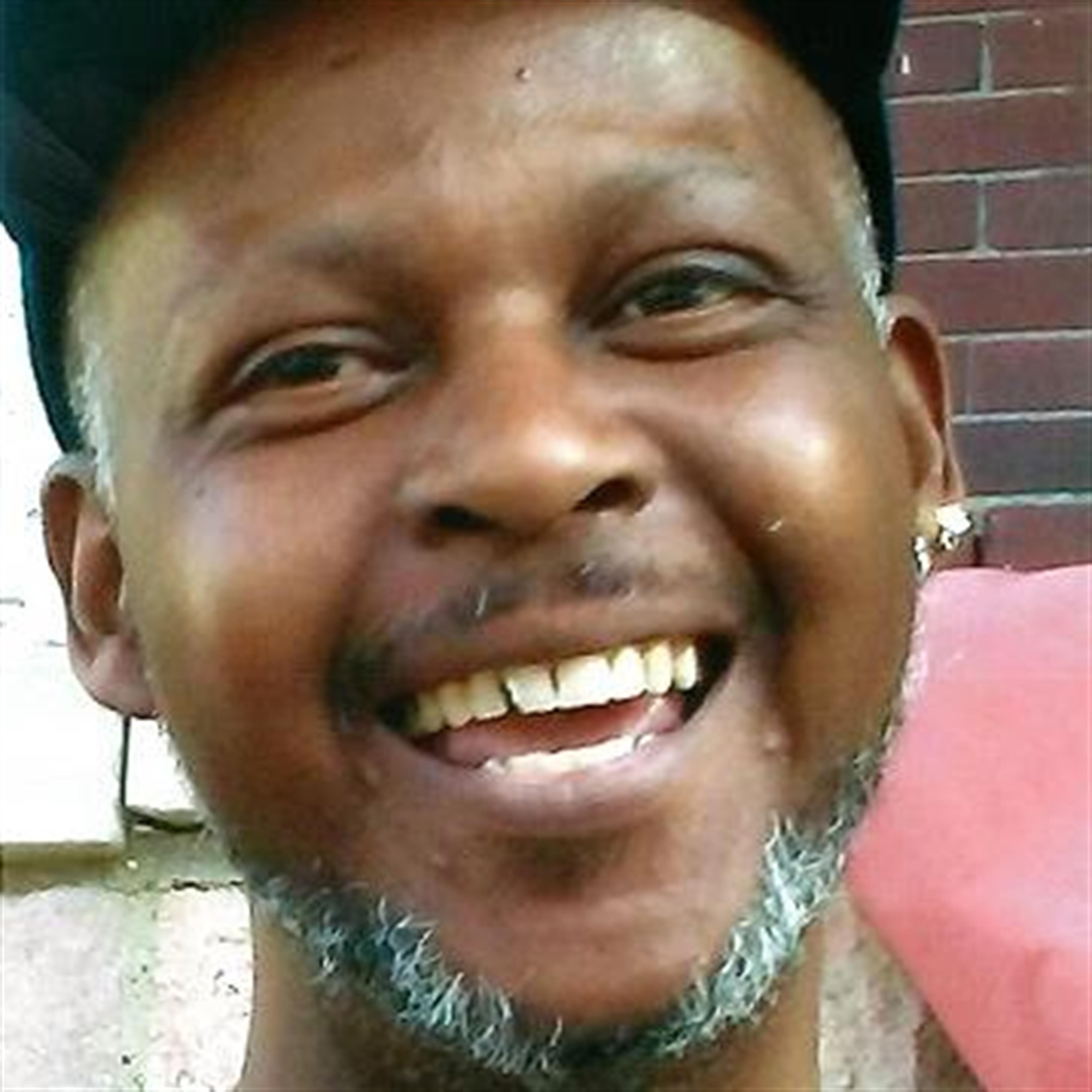 MR. ANTONIO HOLDEN