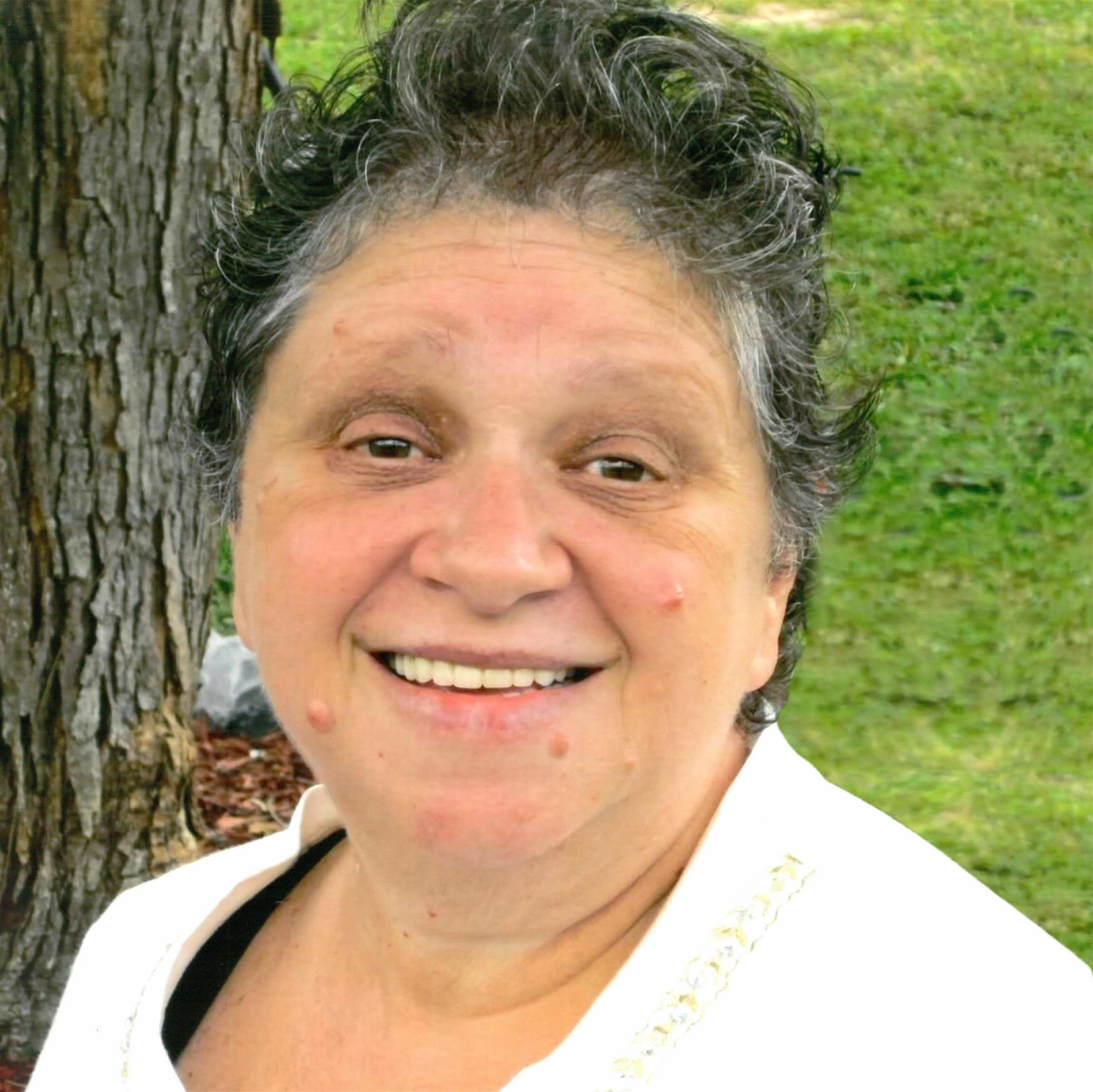 Joy Lynn "Effie" Warner Griffin