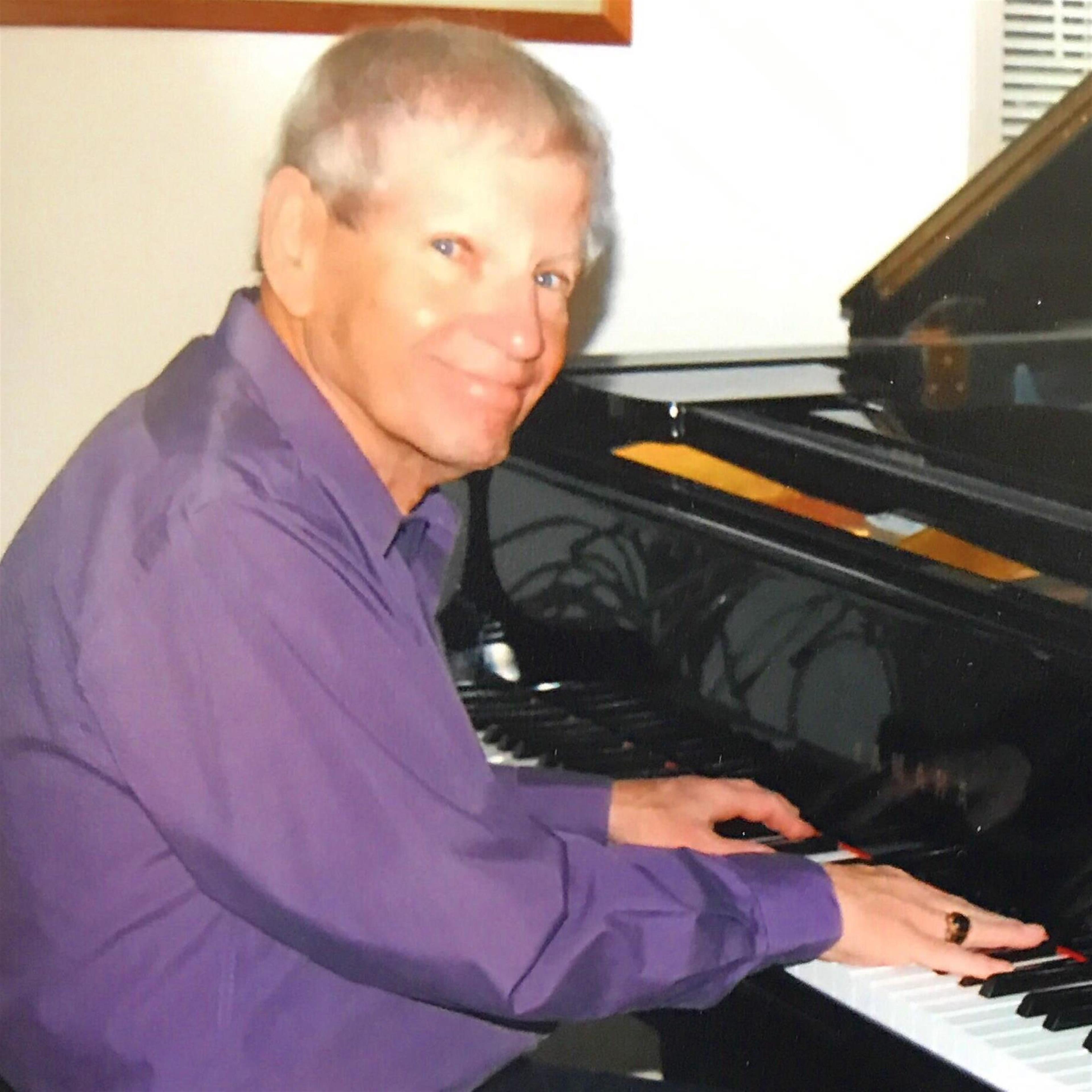 Leon Charles Berthiaume's obituary picture