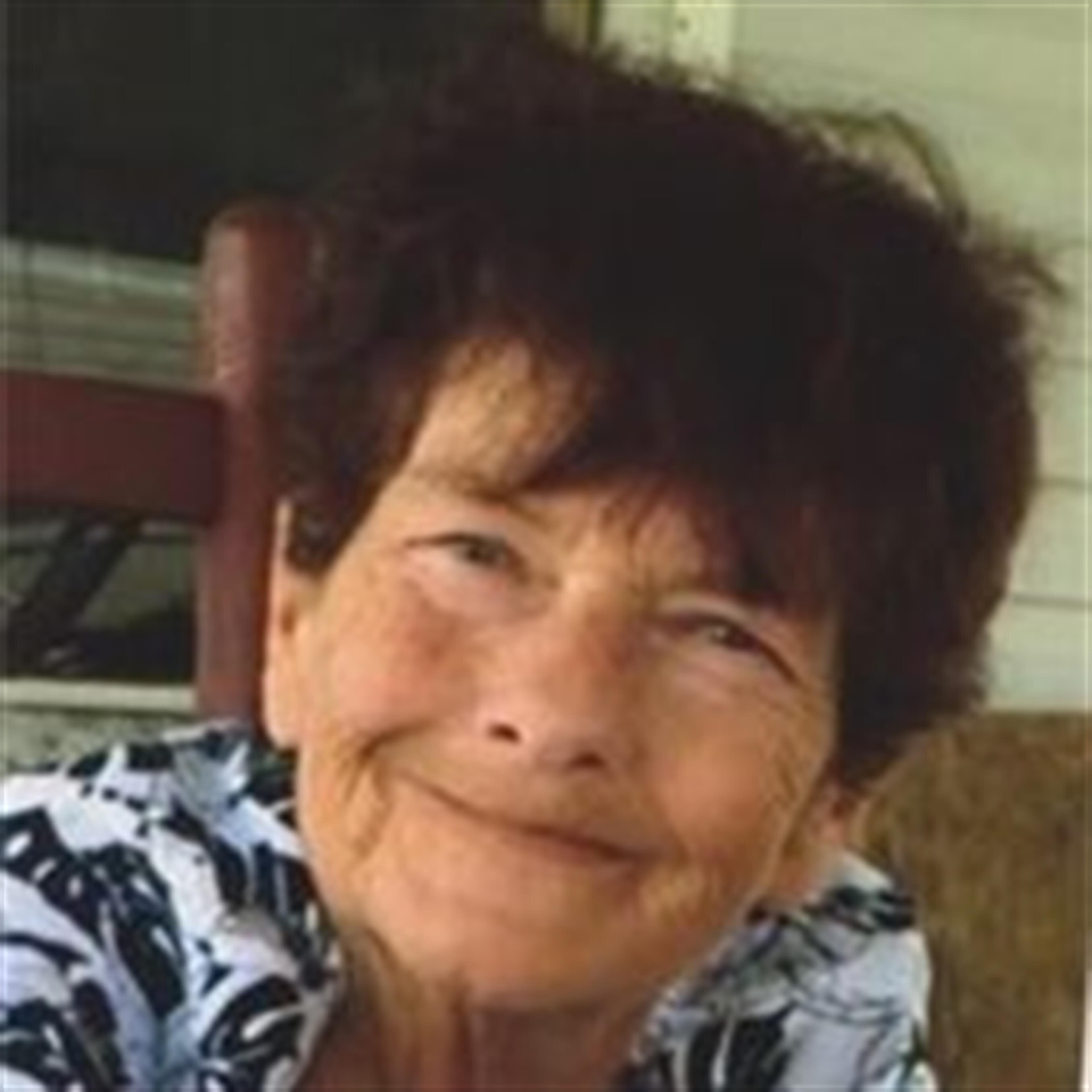 Linda  Arnold Manuel
