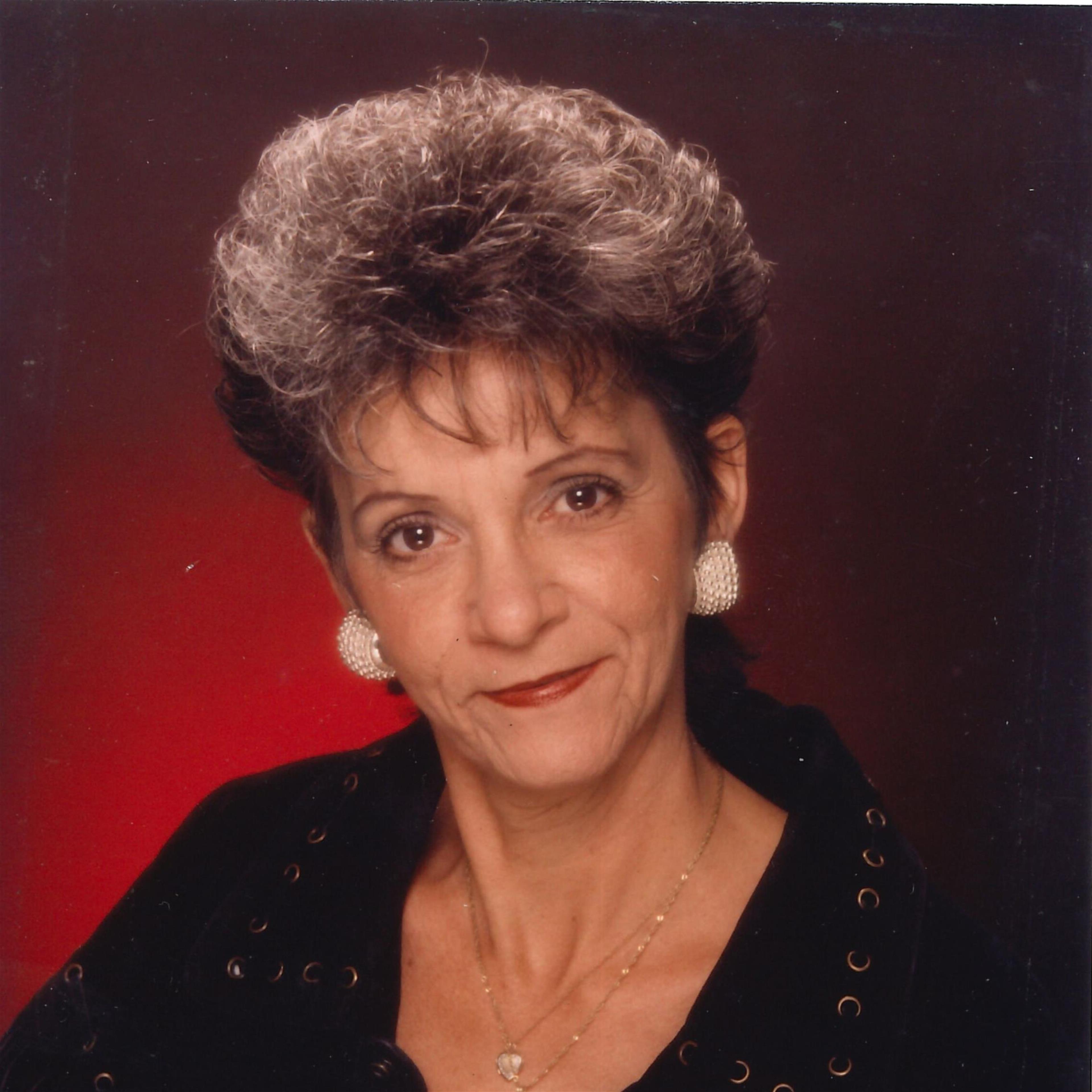 Mary L Dufon