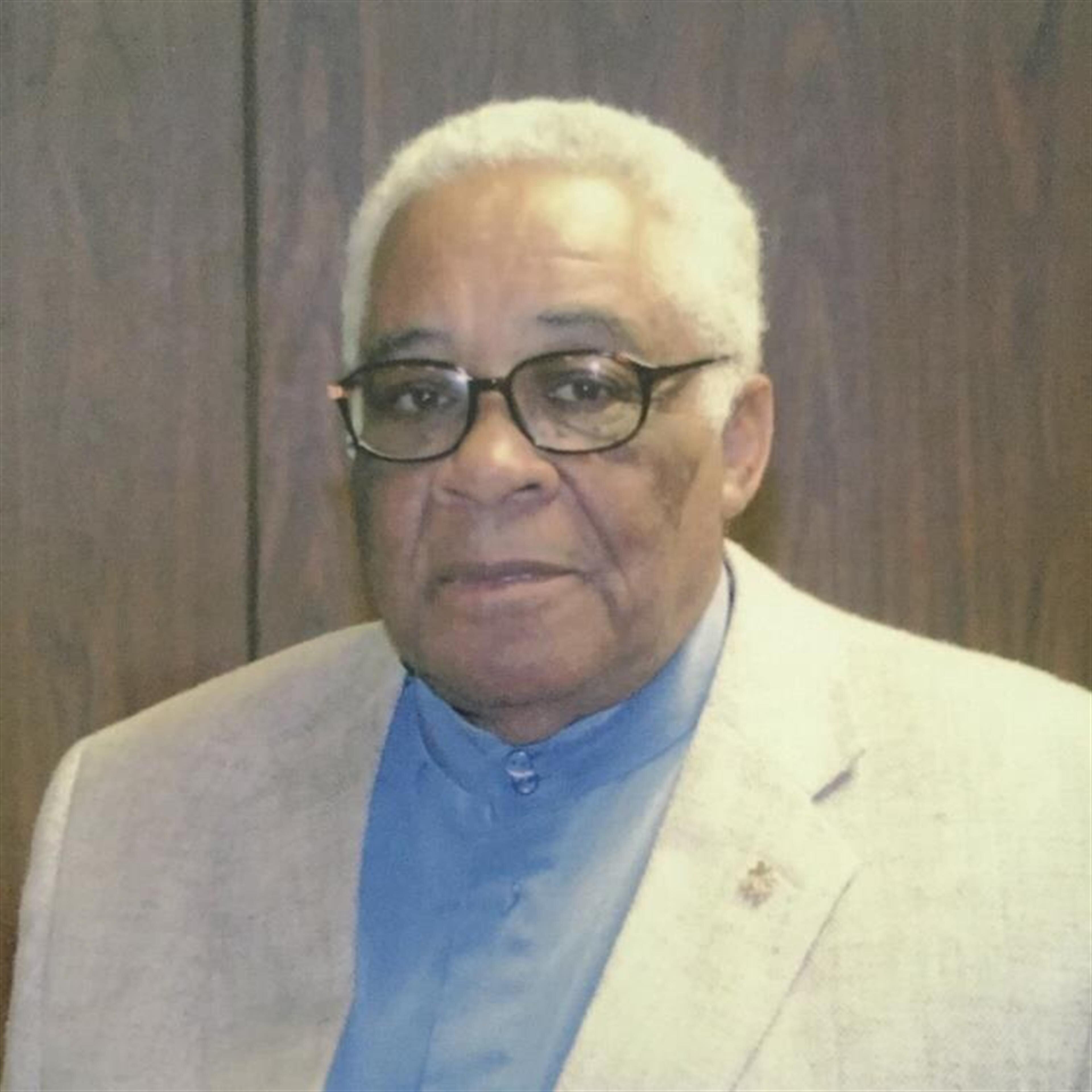 Willard Glover Jr. 