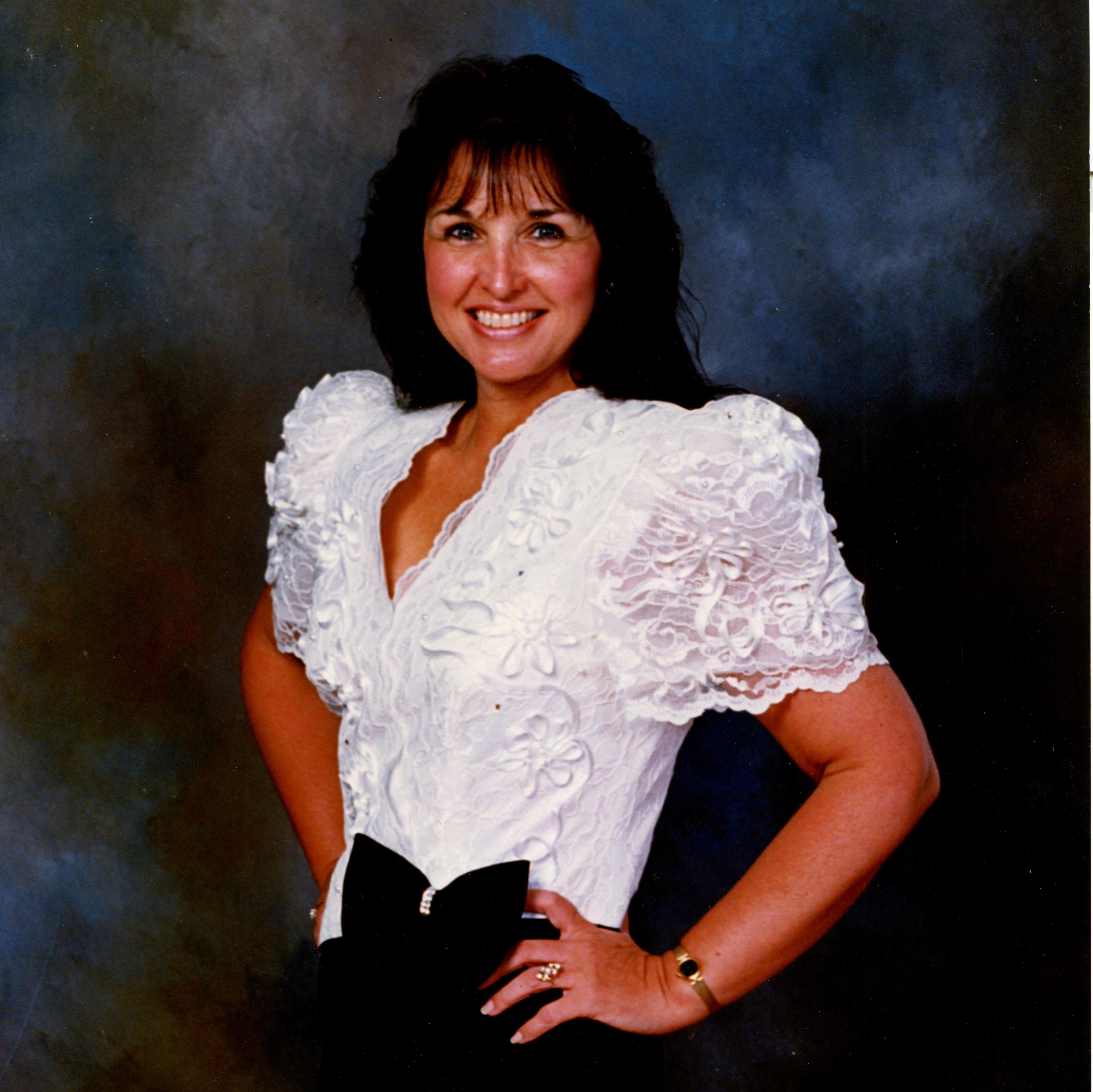 Mrs. Georgia Houchin Link