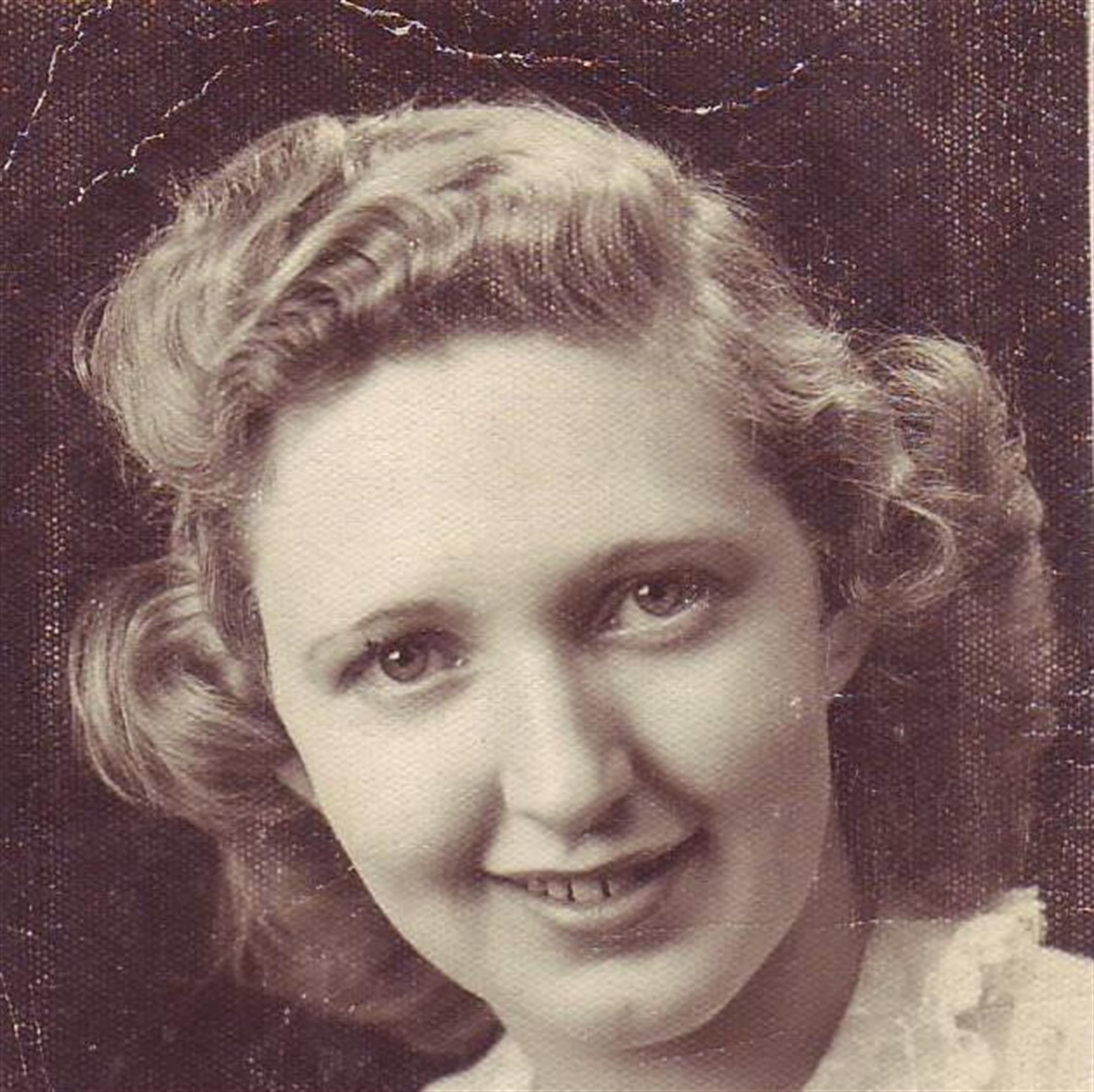 Helen Pergande (Lebanon)