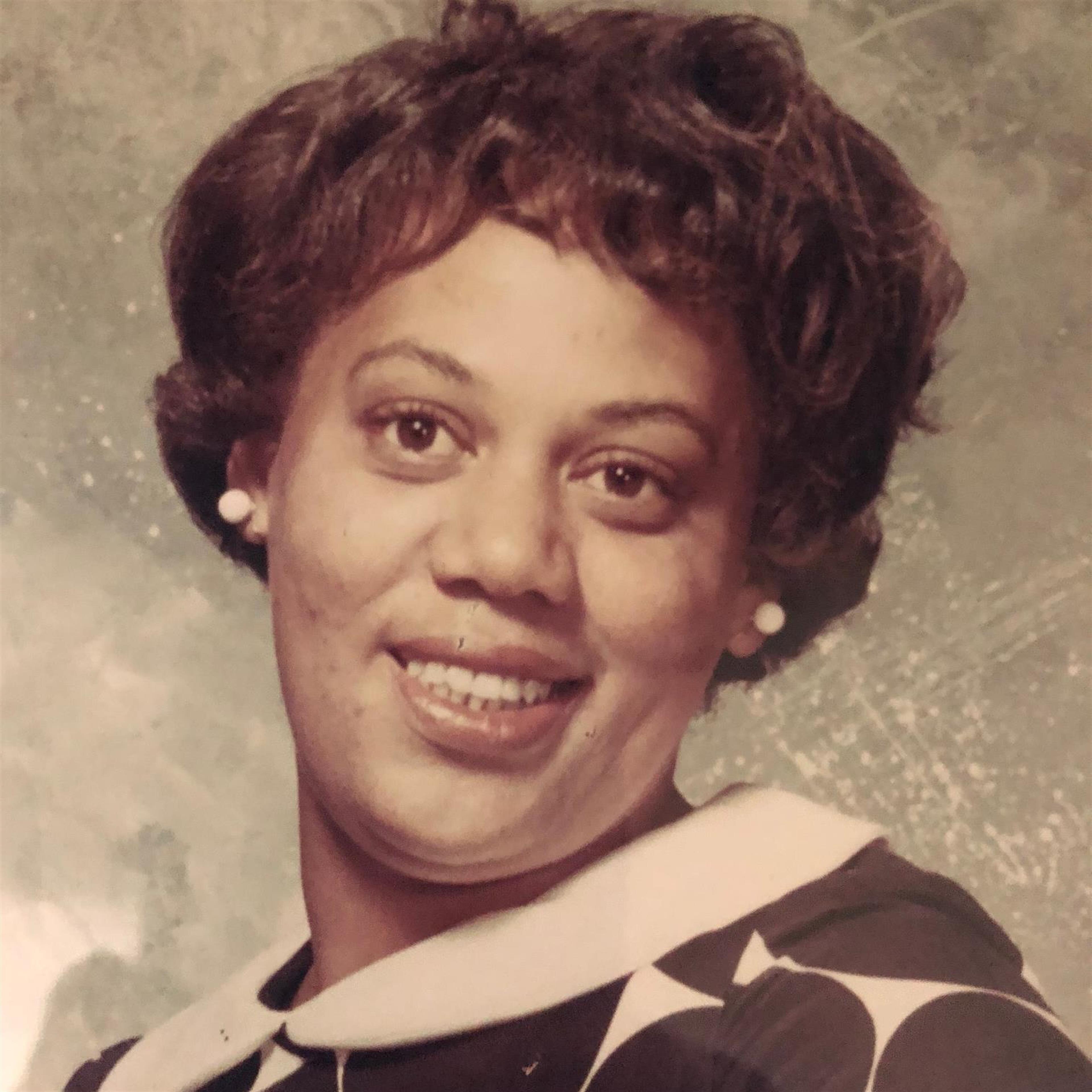 Marlene Lenore Holmes