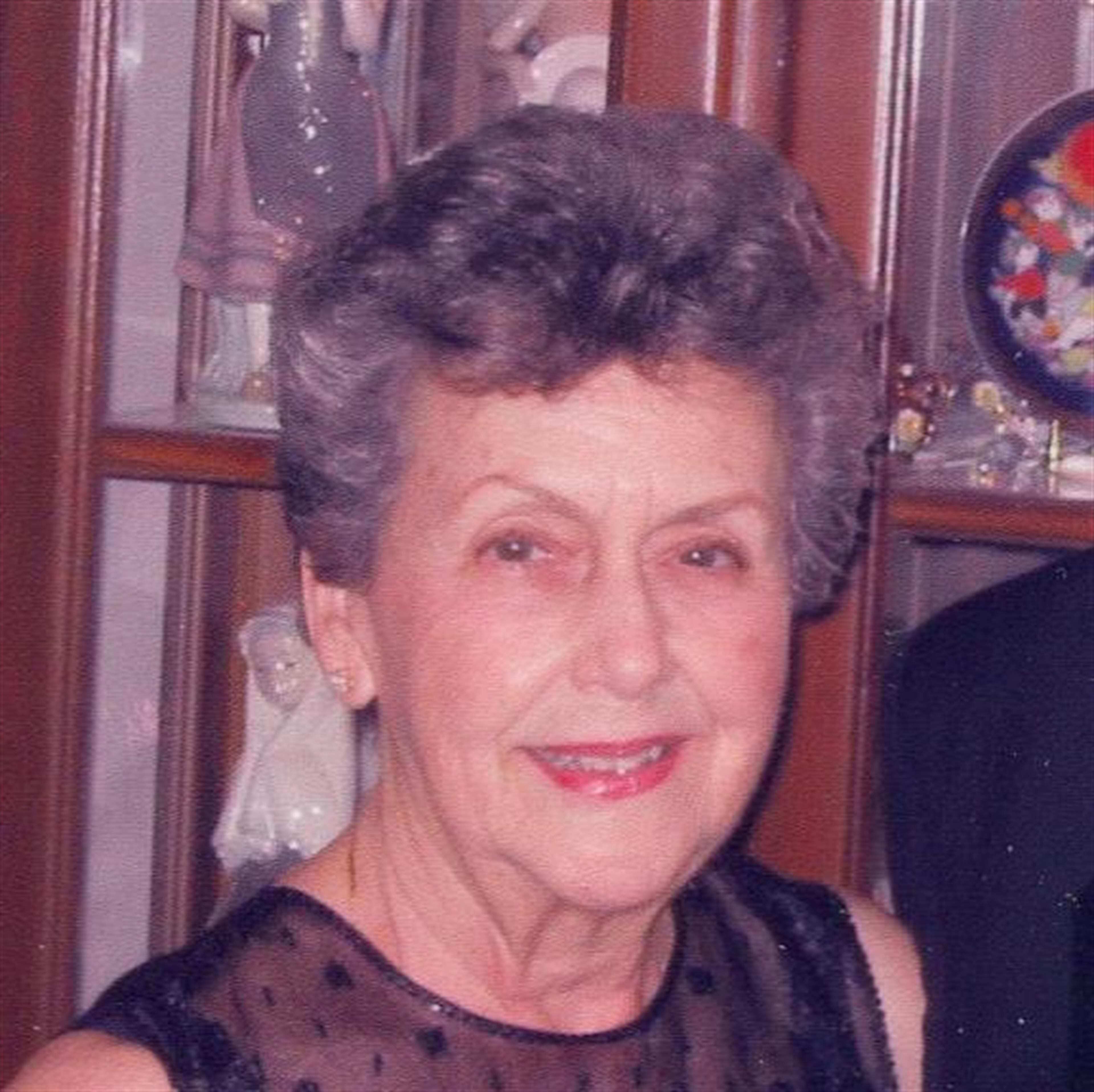 NEREIDA J CABEZA