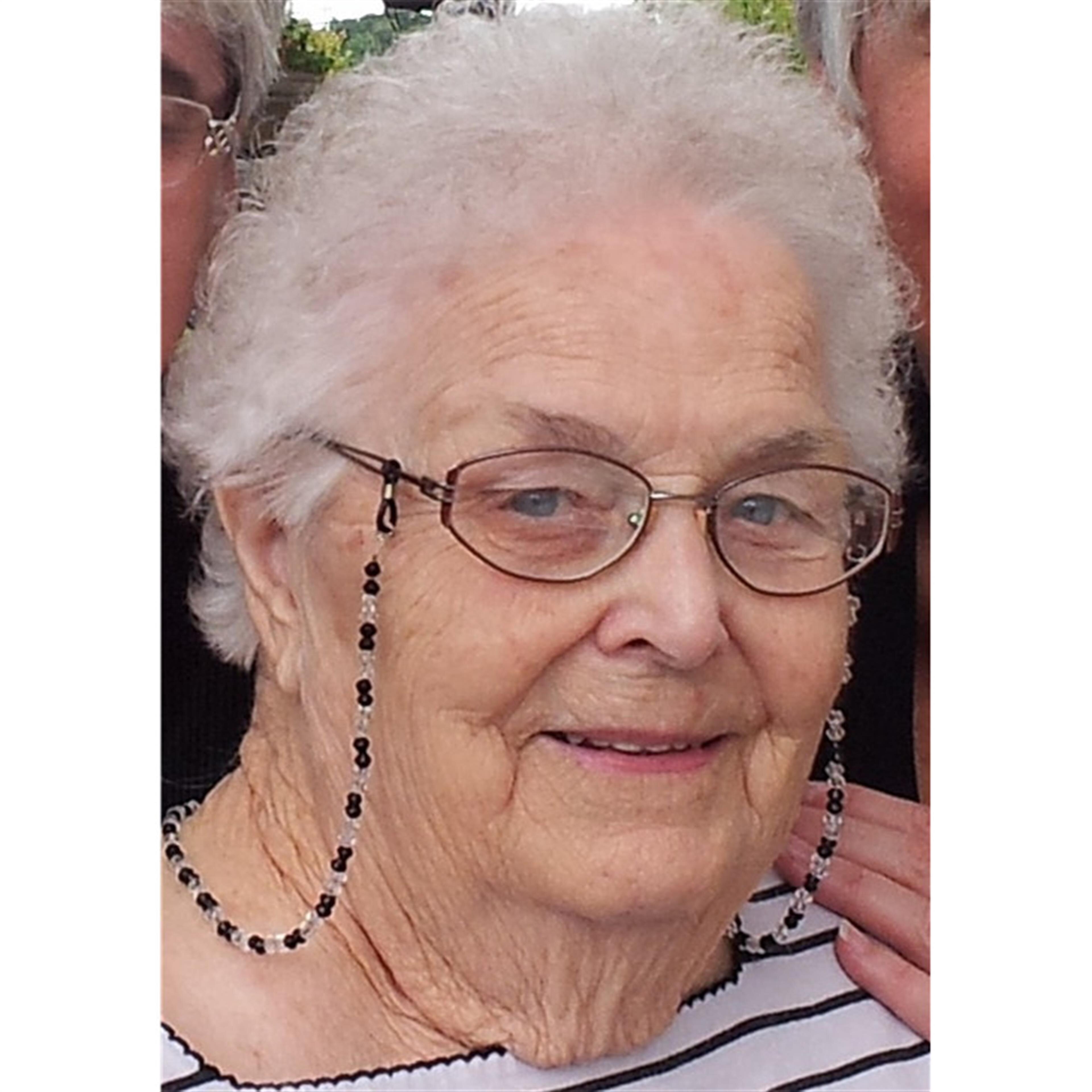 Maxine Dunn