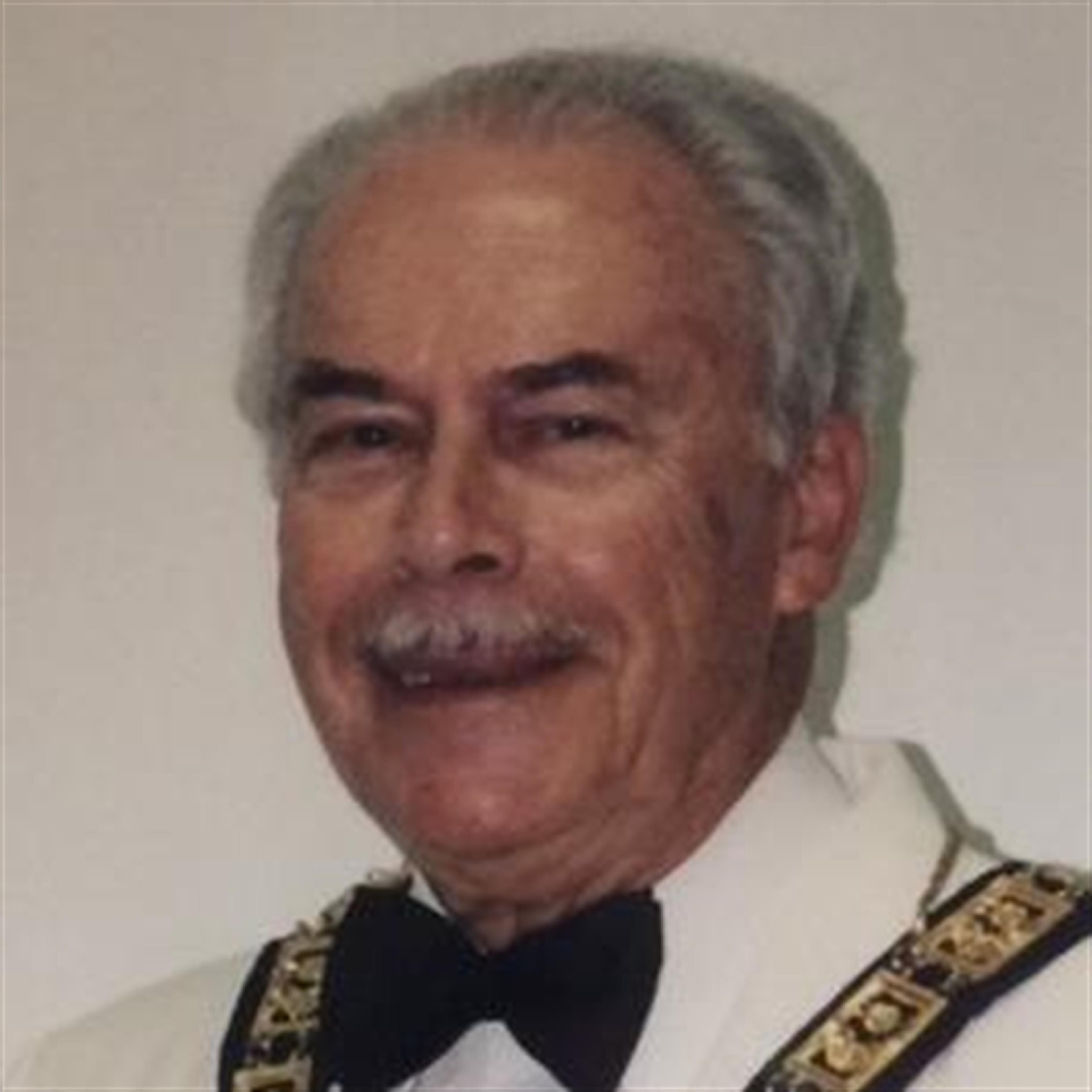 Paul  J Winfield