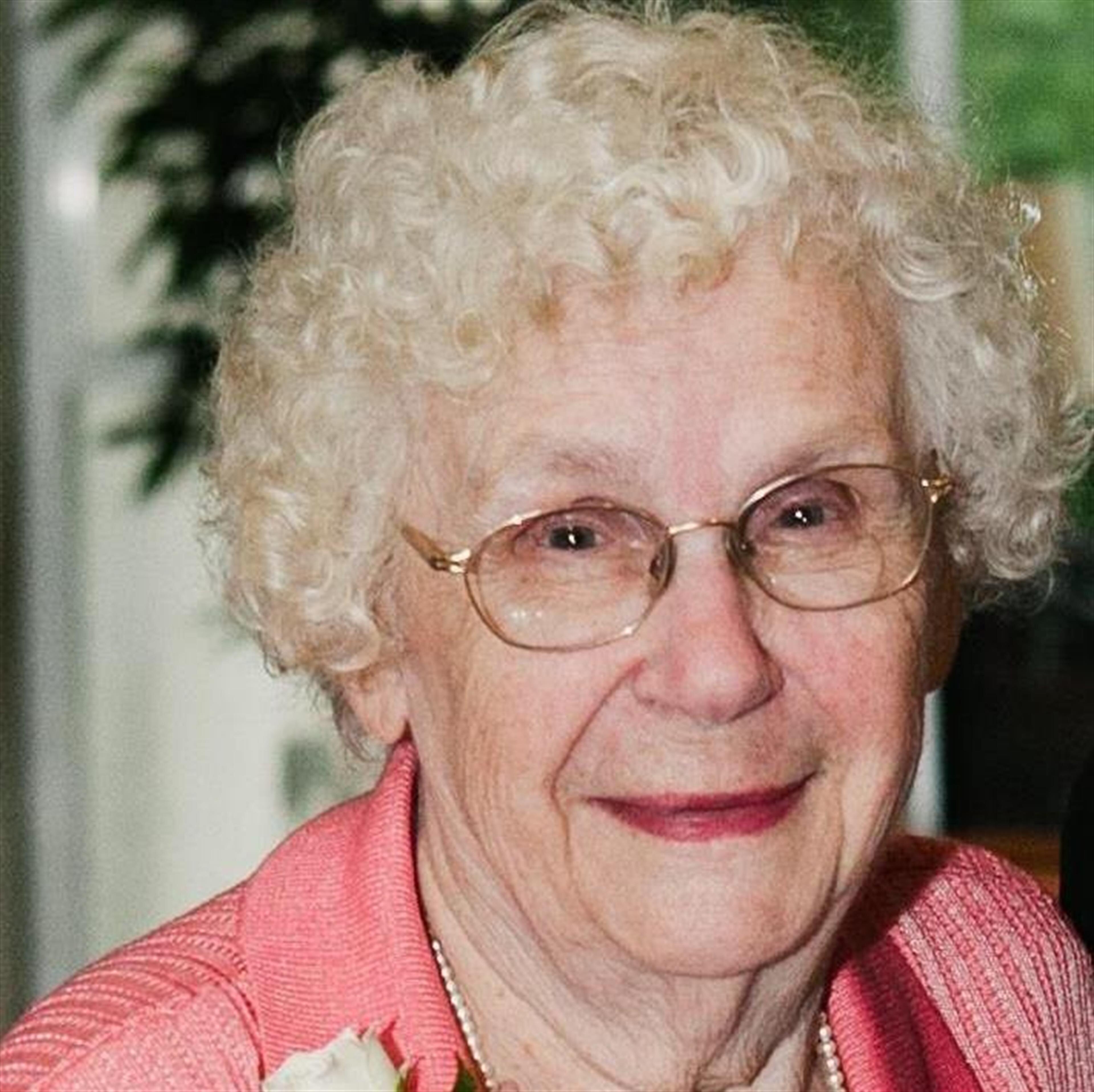 Dorothy  E. Bauer