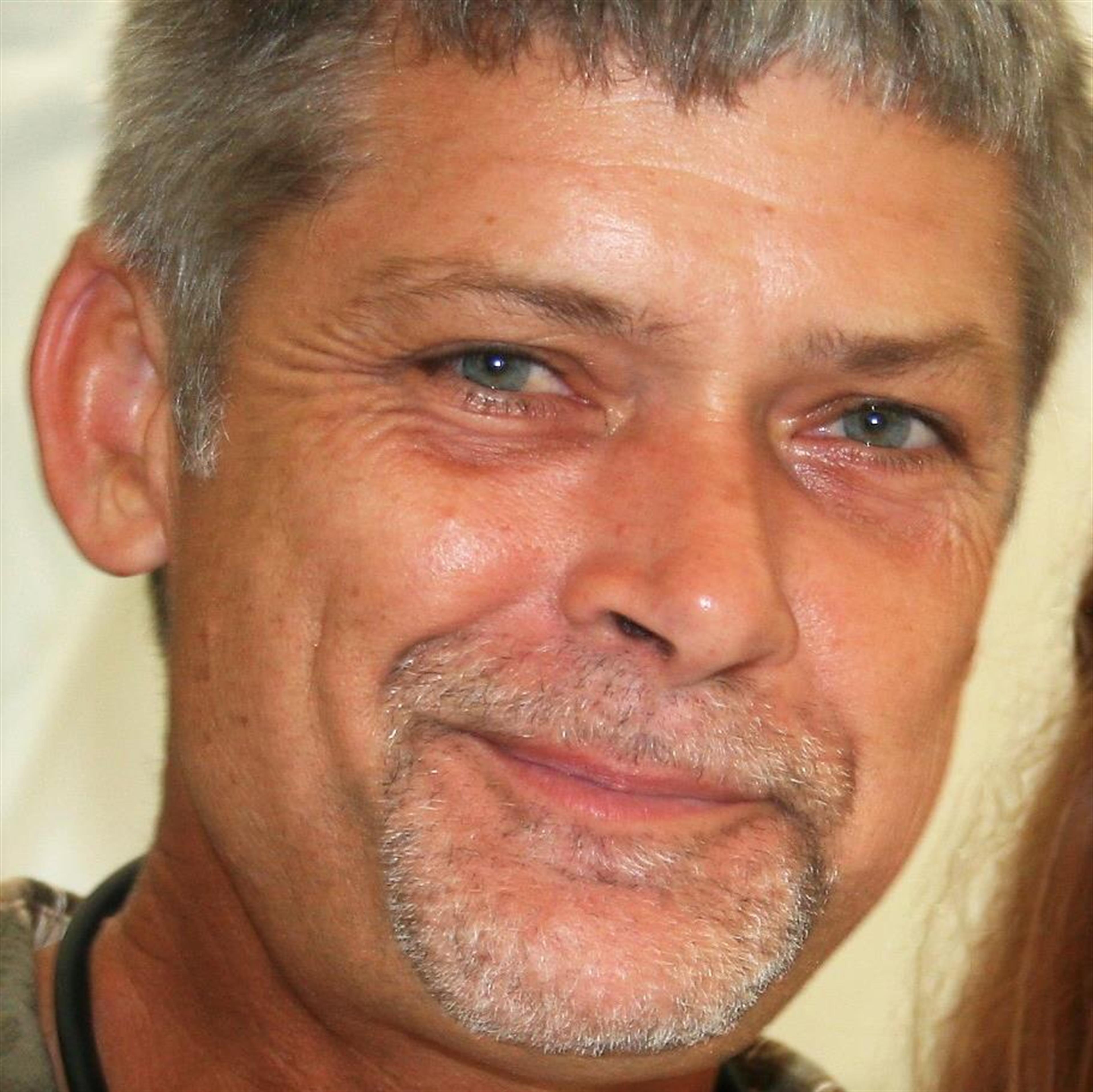 Bradford Clay Lewis 's obituary picture