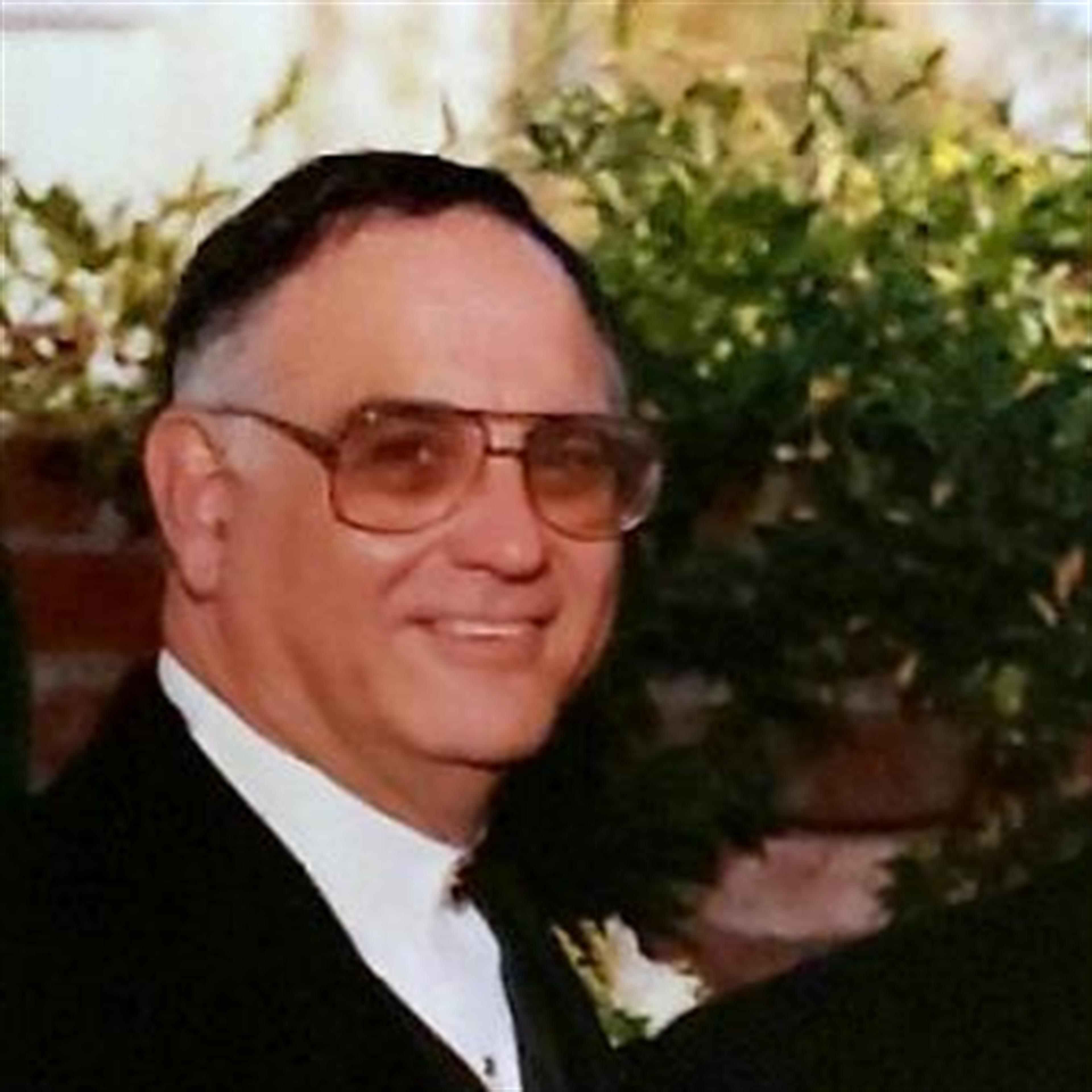Manuel L. Hevia