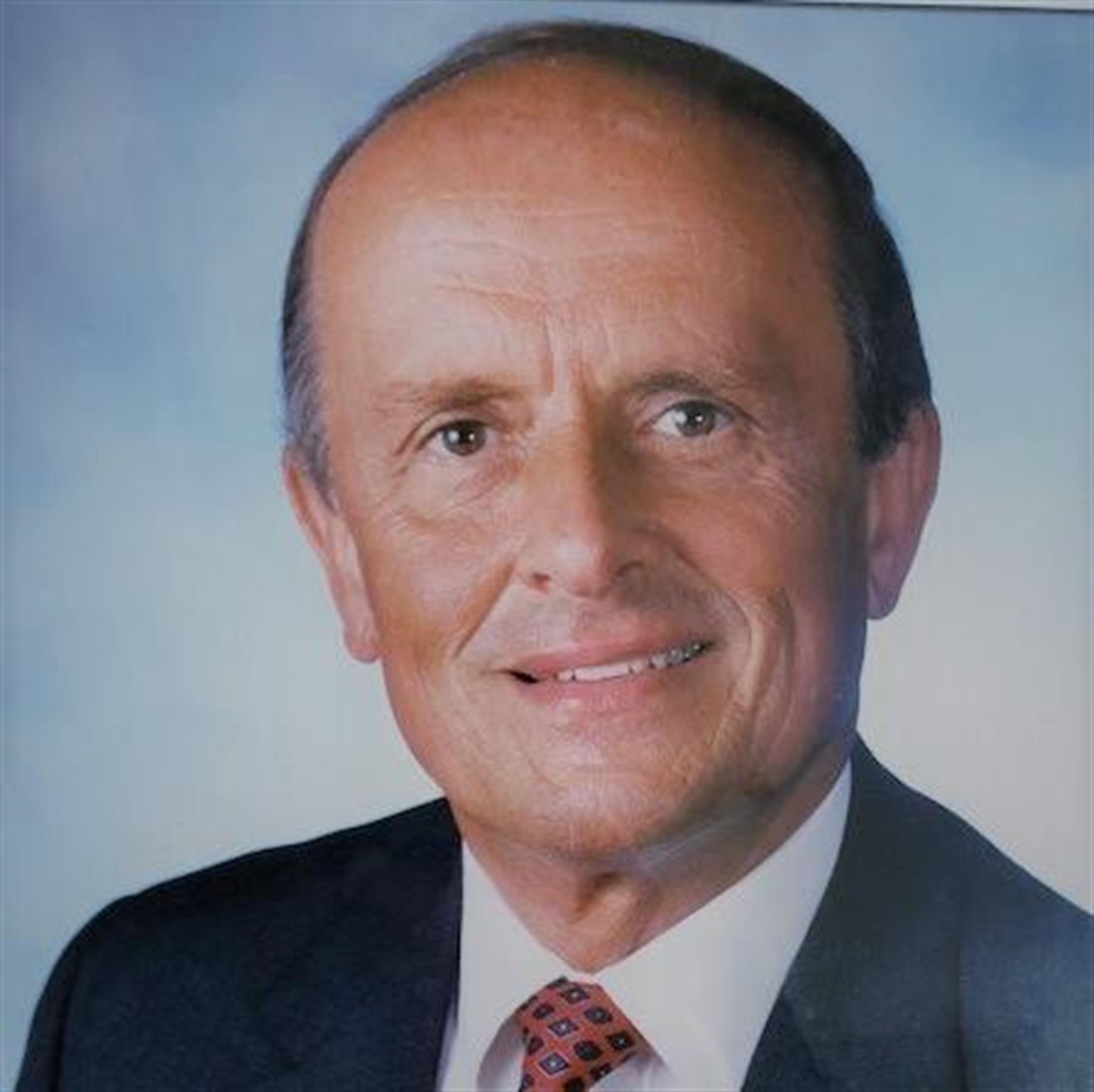 Mr. Robert Arnold Trebesch
