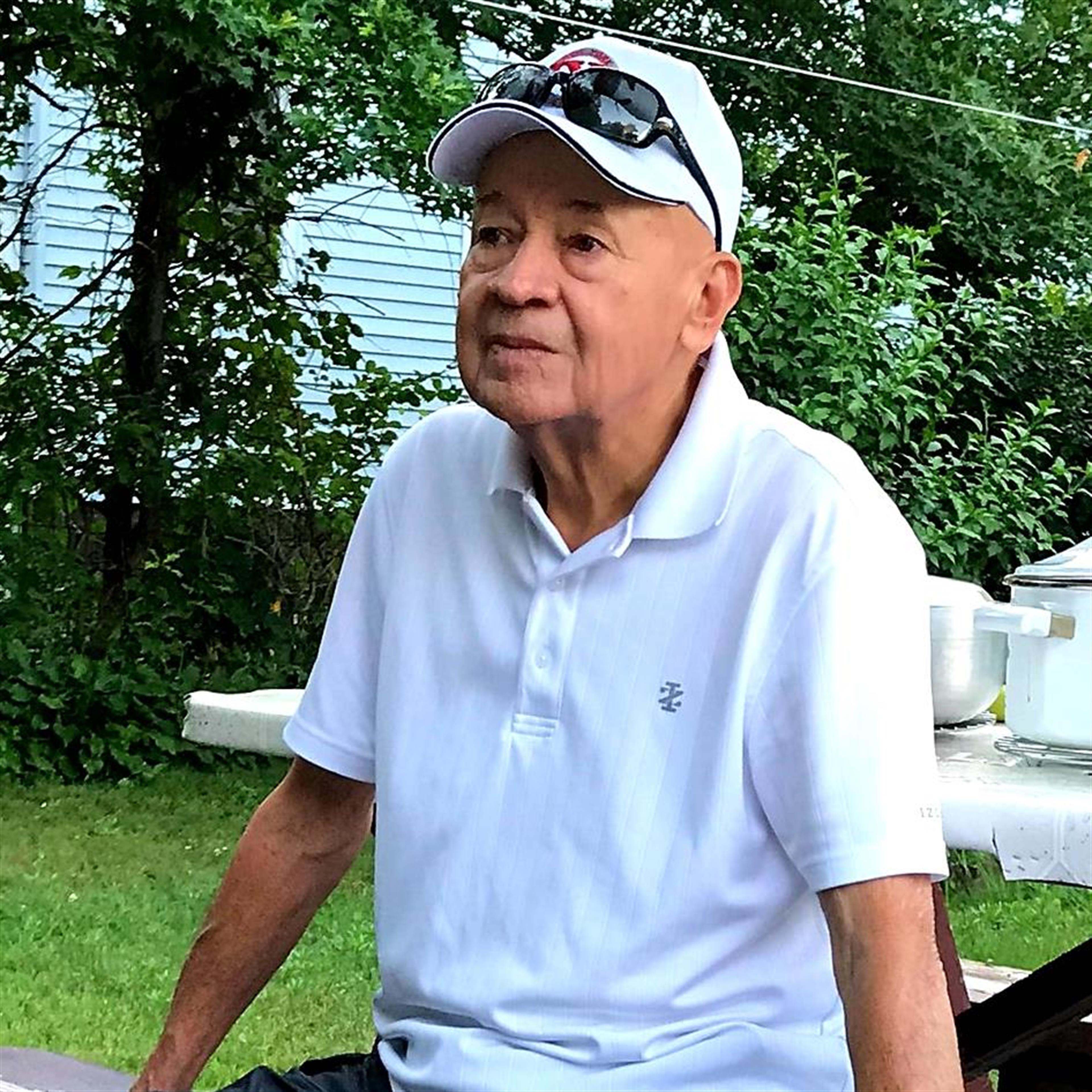 Angel R. Mendoza's obituary picture