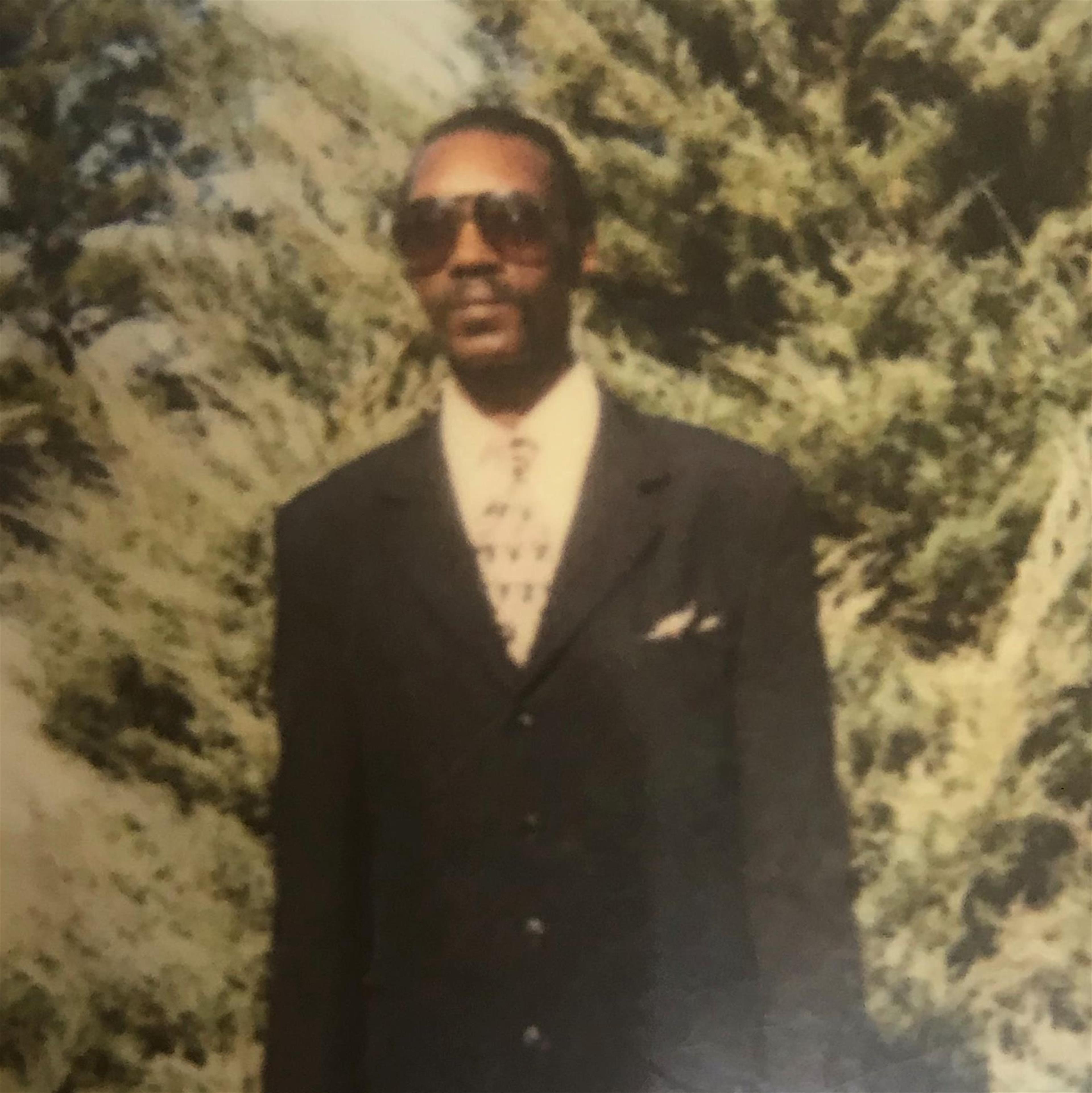 Mr. Bobby Gaines' obituary picture