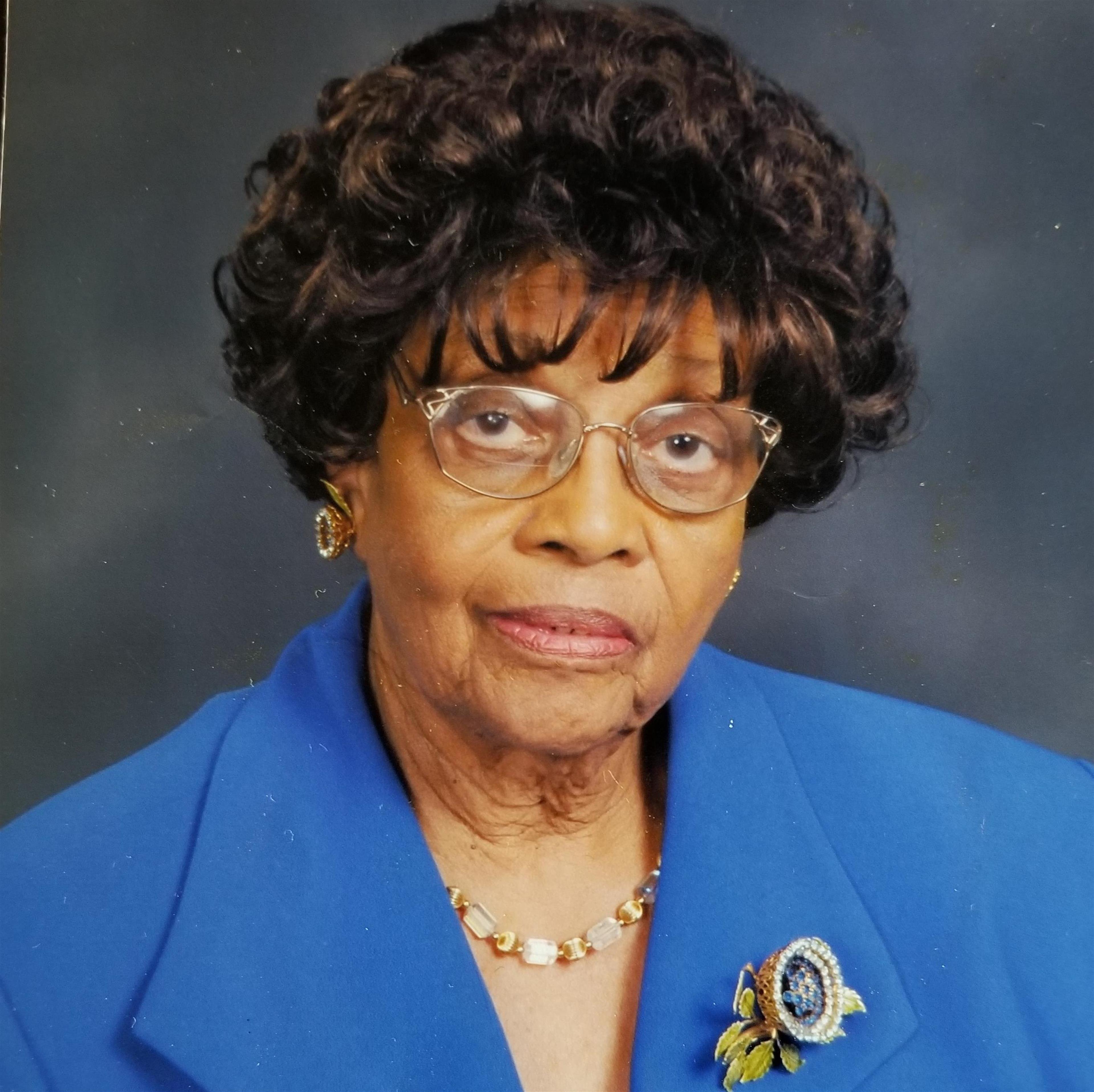 Mrs. Gloria Starlard Lacey 